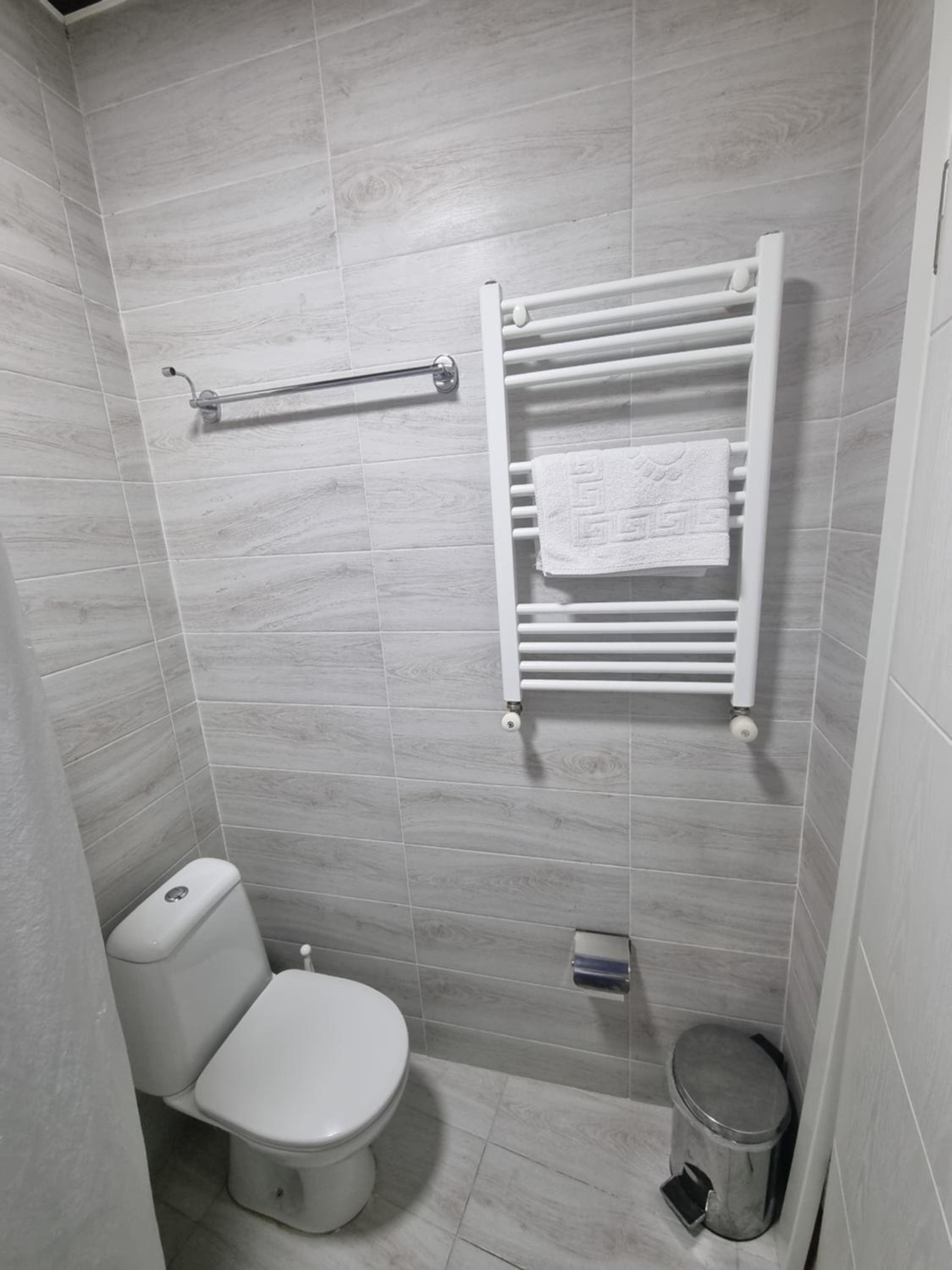 Triple Room with Balcony - Photo 9