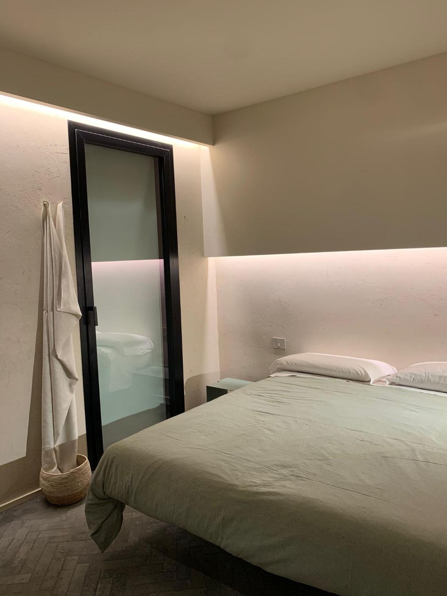 Double Room with Private Bathroom photo 2