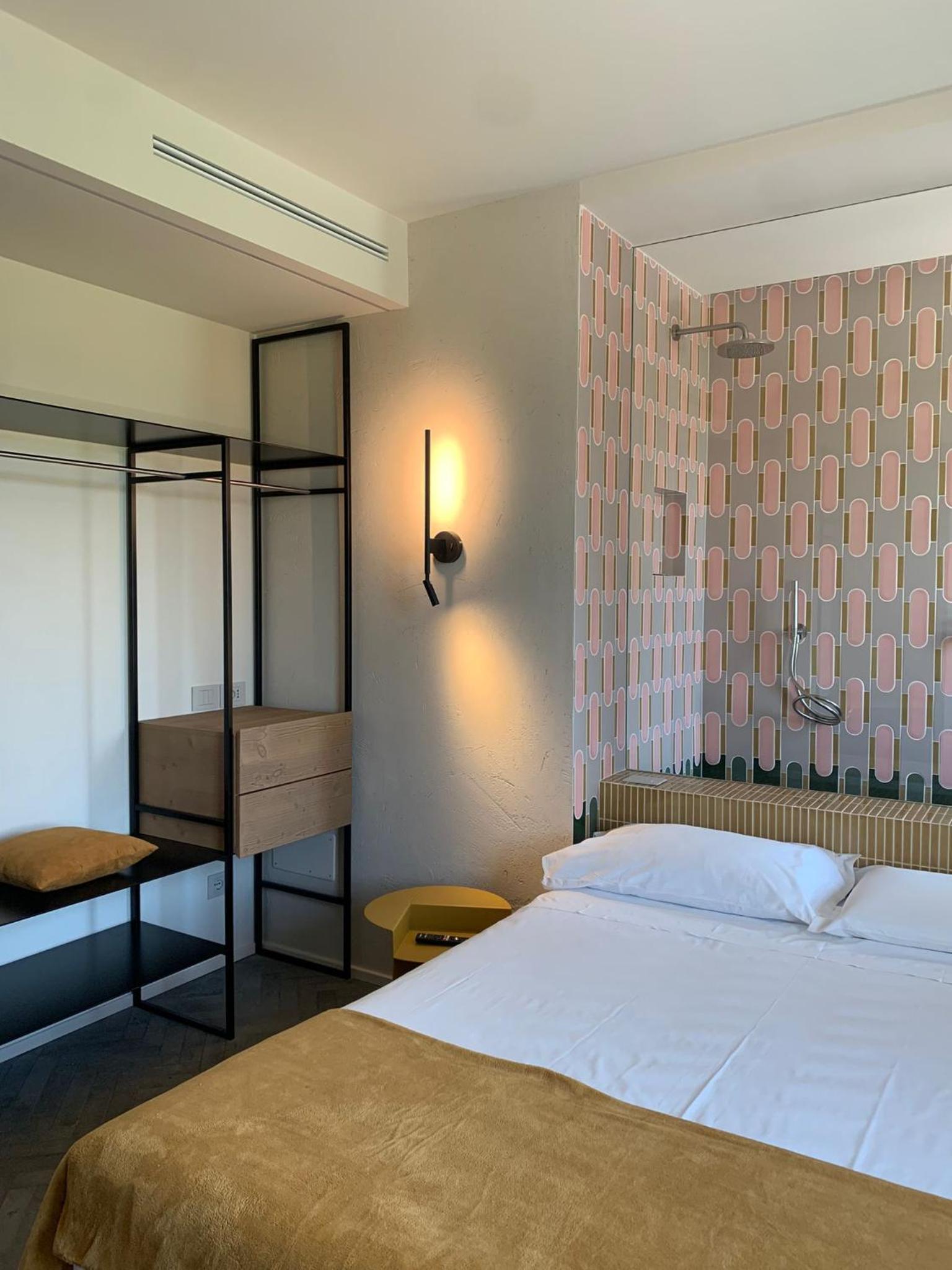 Double Room with Private Bathroom photo 1