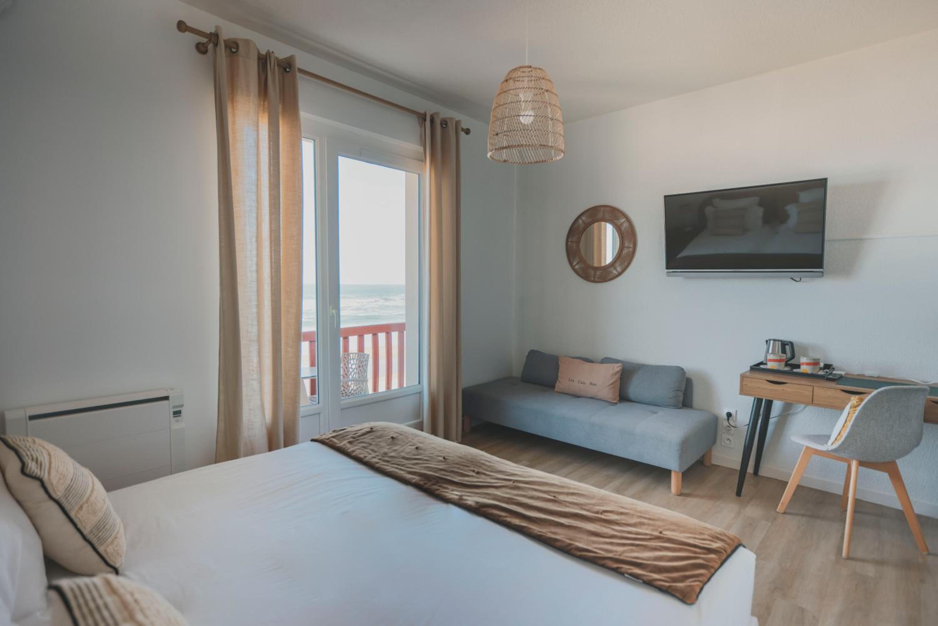 Double Room with Balcony and Sea View photo 3