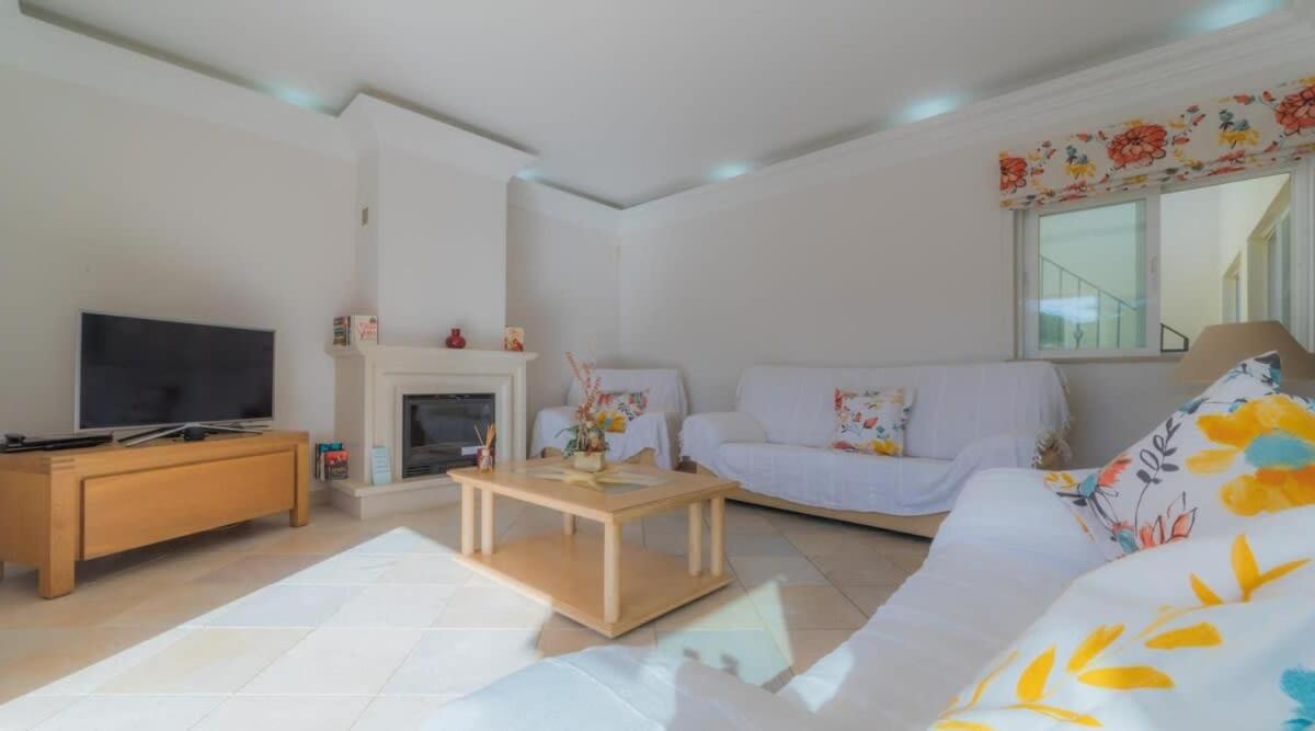 Villa photo 1