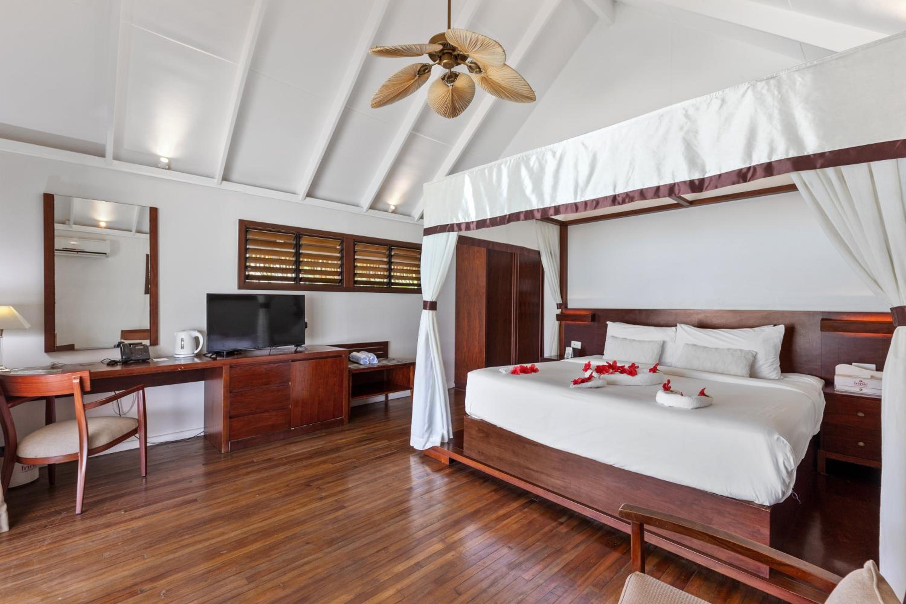 Premium Overwater Bungalow  photo 2