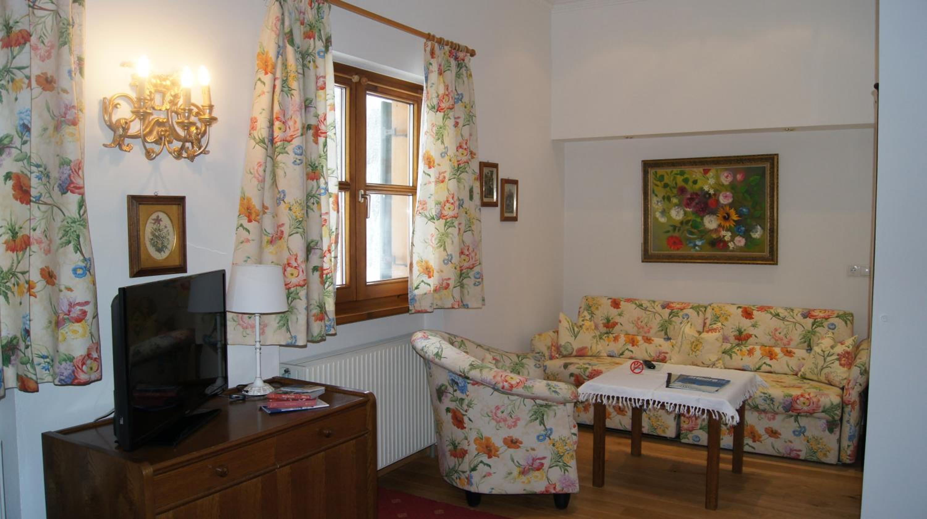 One-Bedroom Apartment - Photo 10