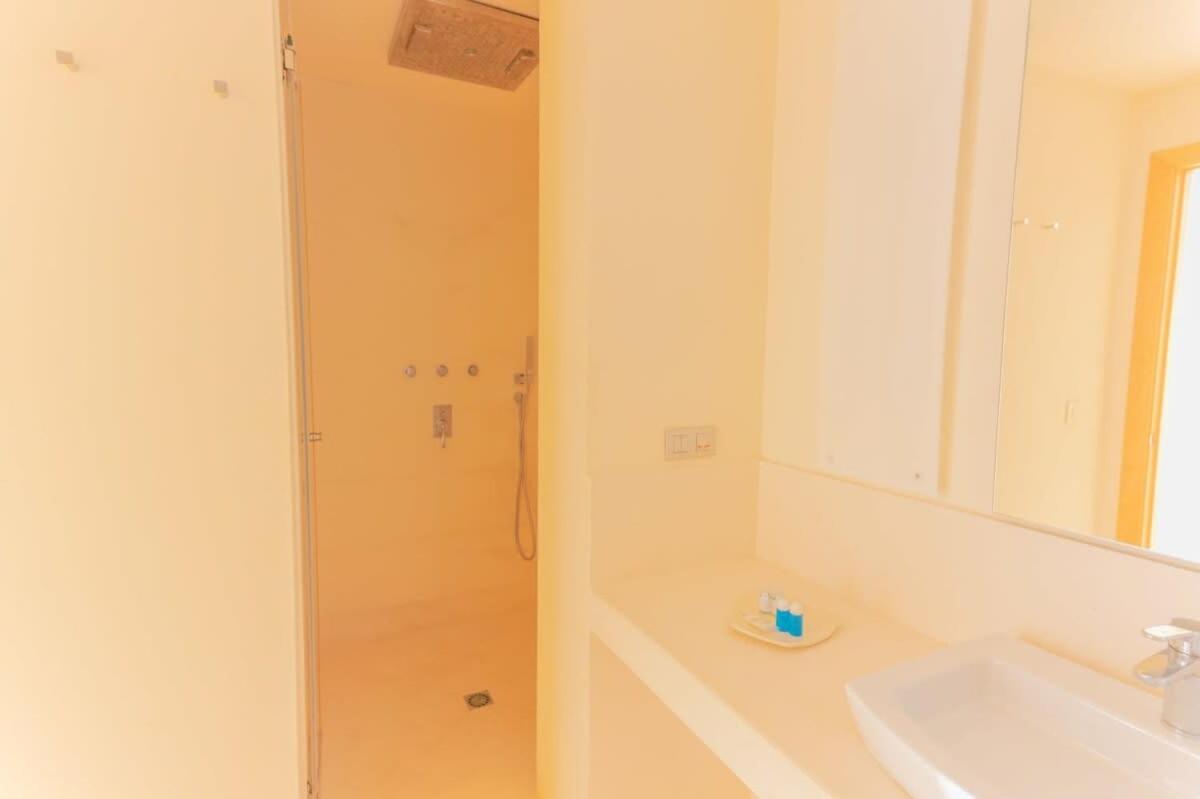 Villa photo 2