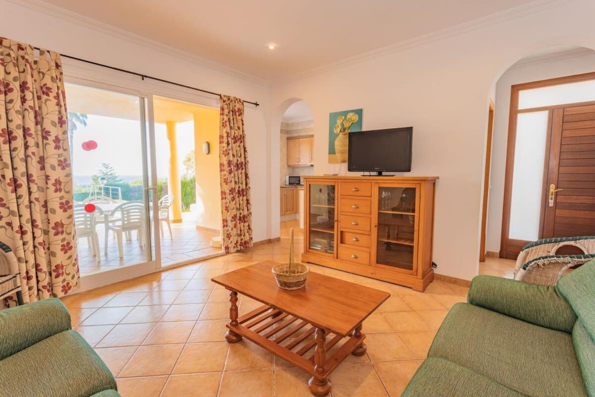 Villa photo 3