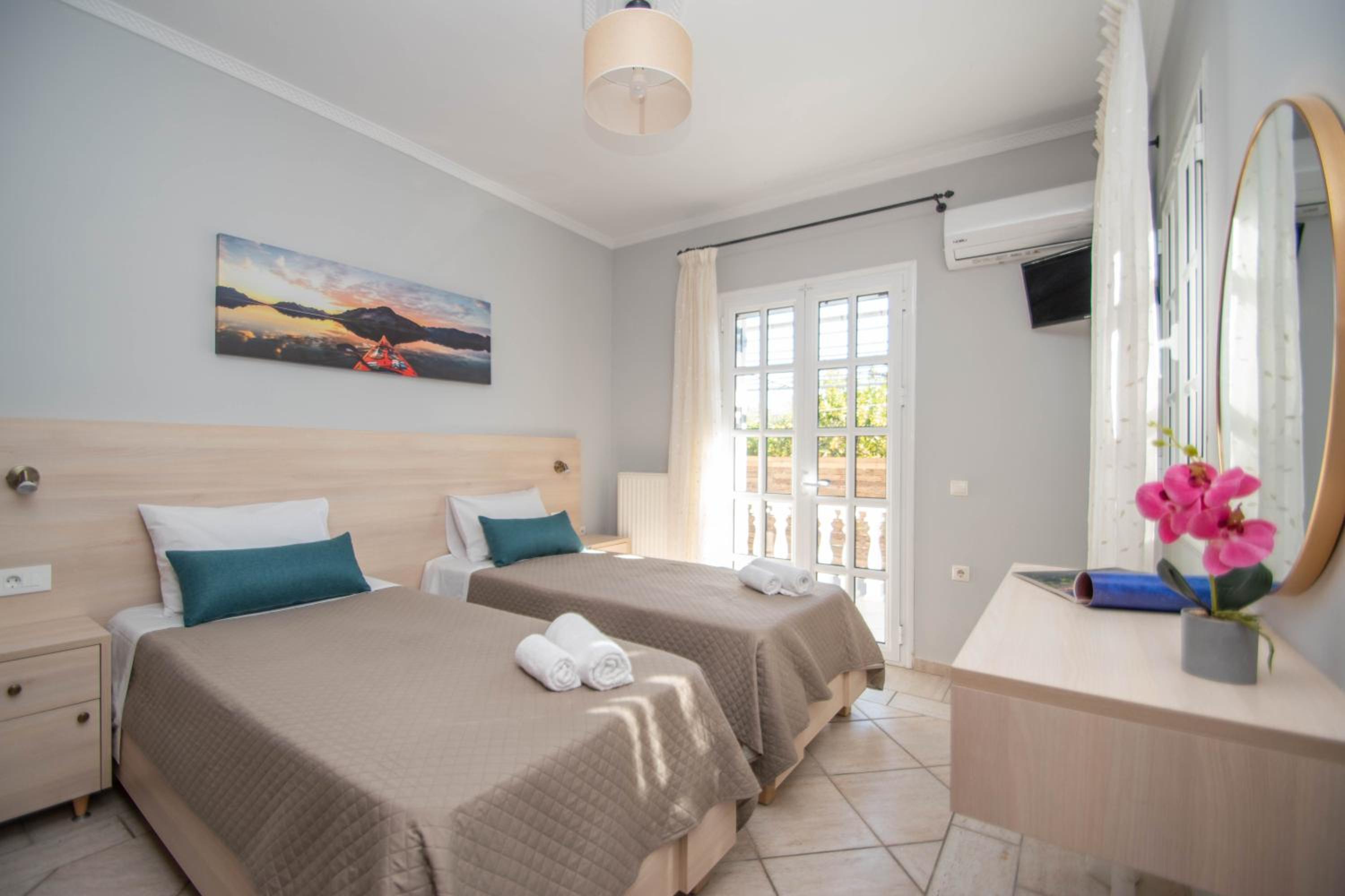 Villa photo 2