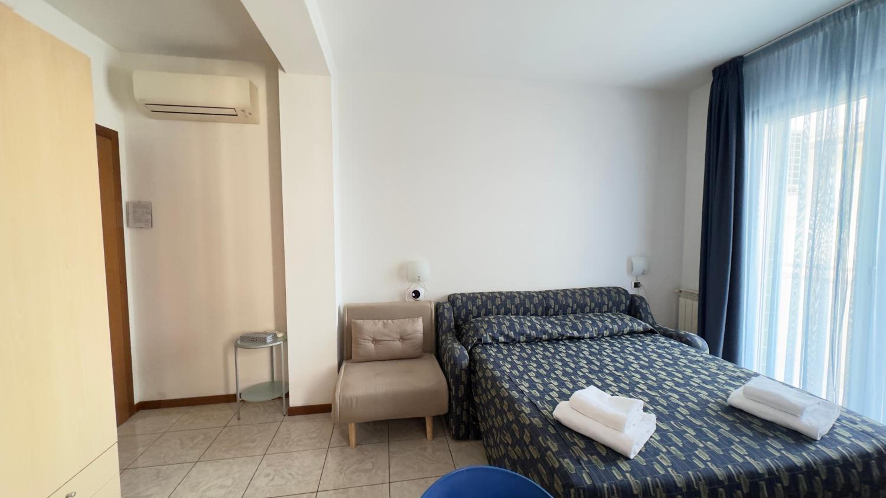 Apartment photo 3