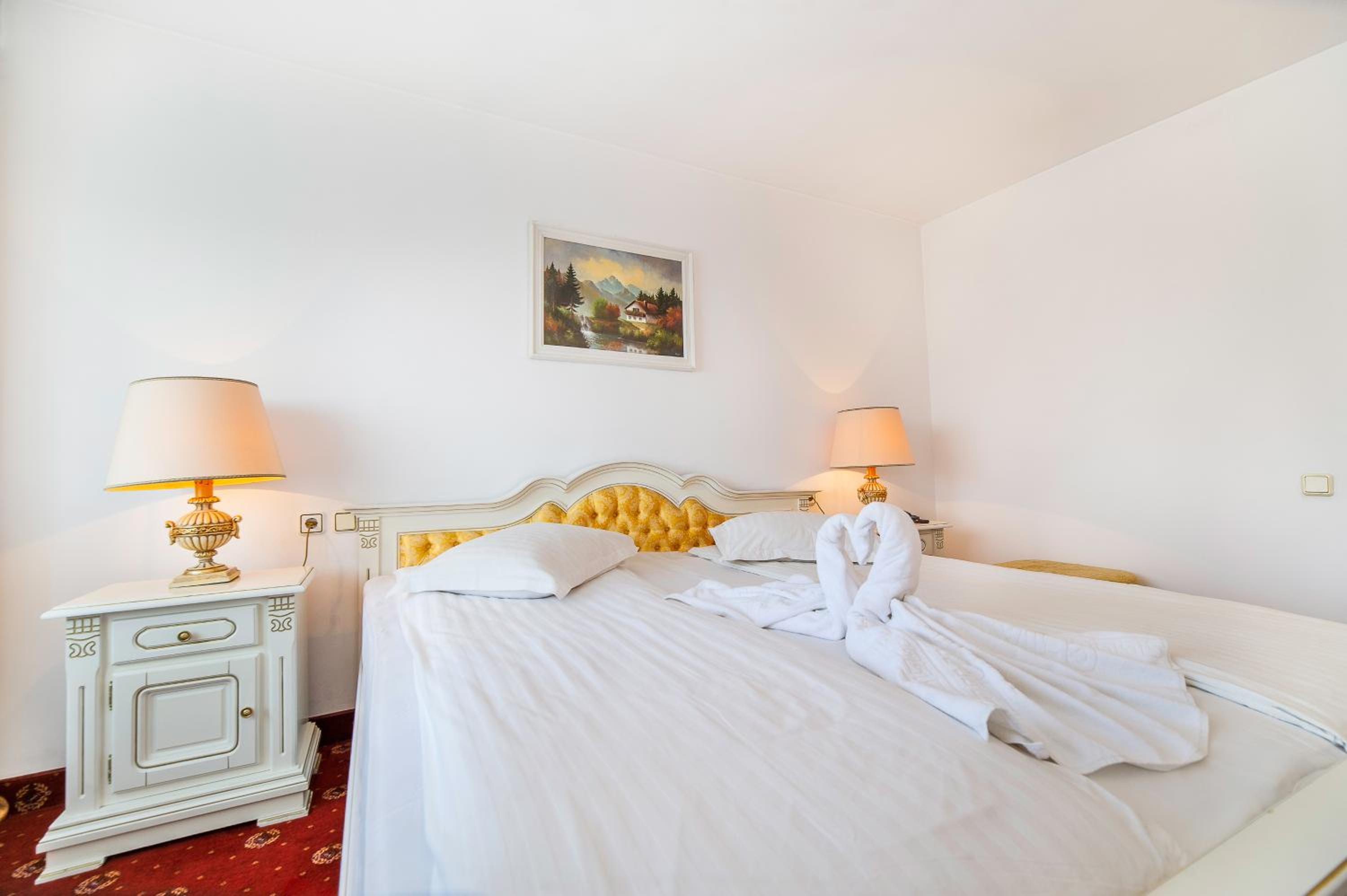 King Suite with AC - Photo 7
