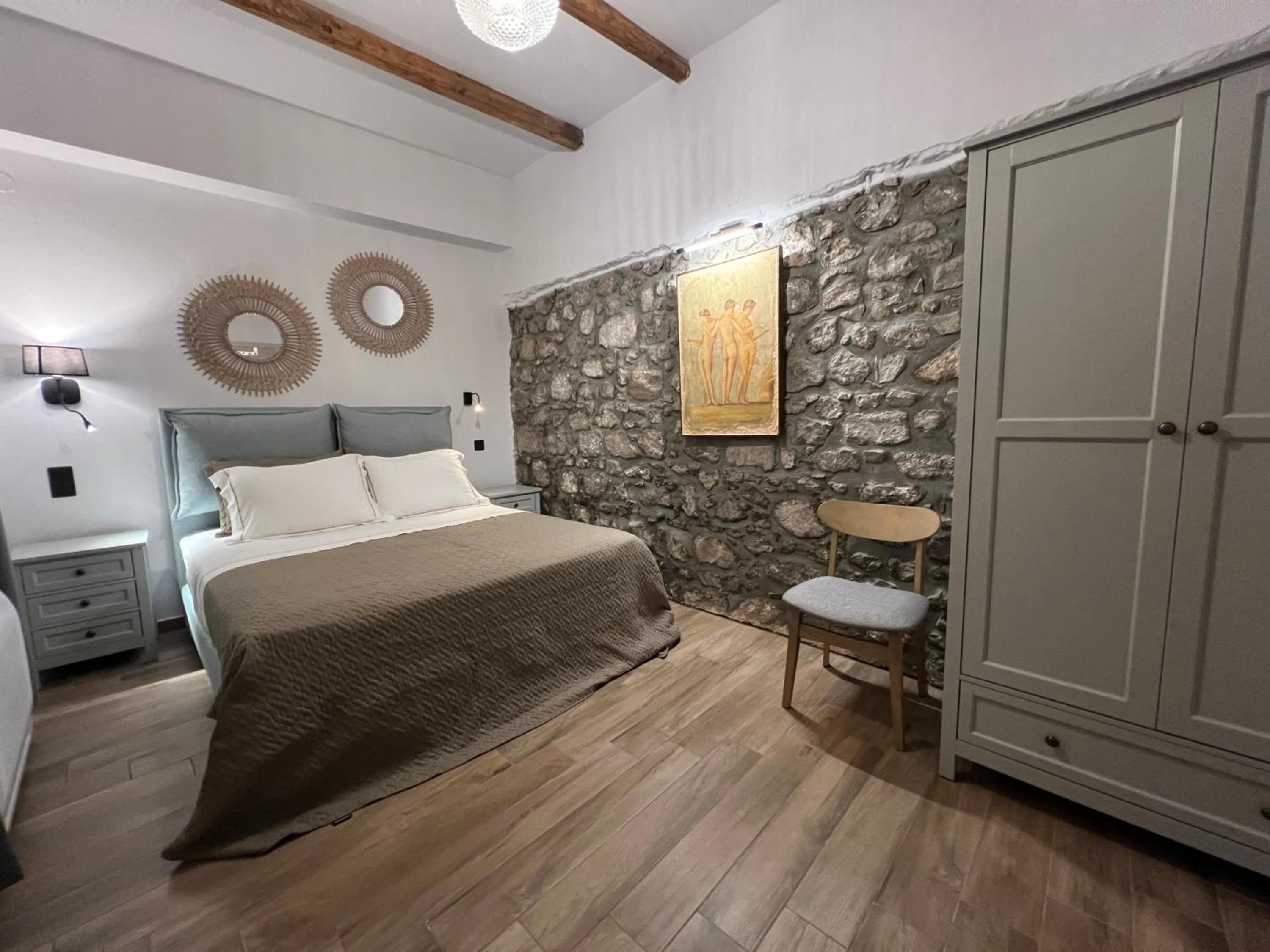 One-Bedroom House photo 1