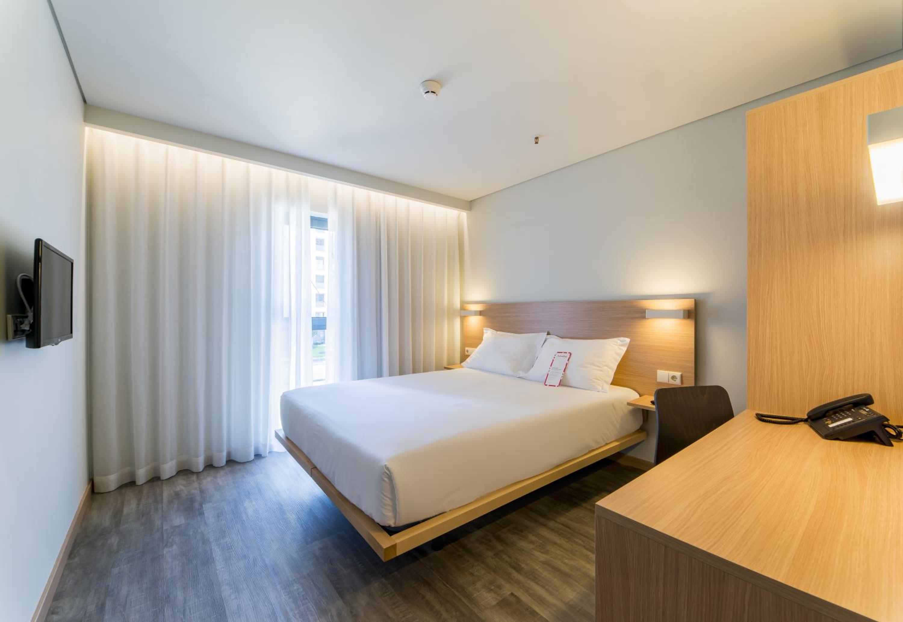 Standard Double Room - Photo 6