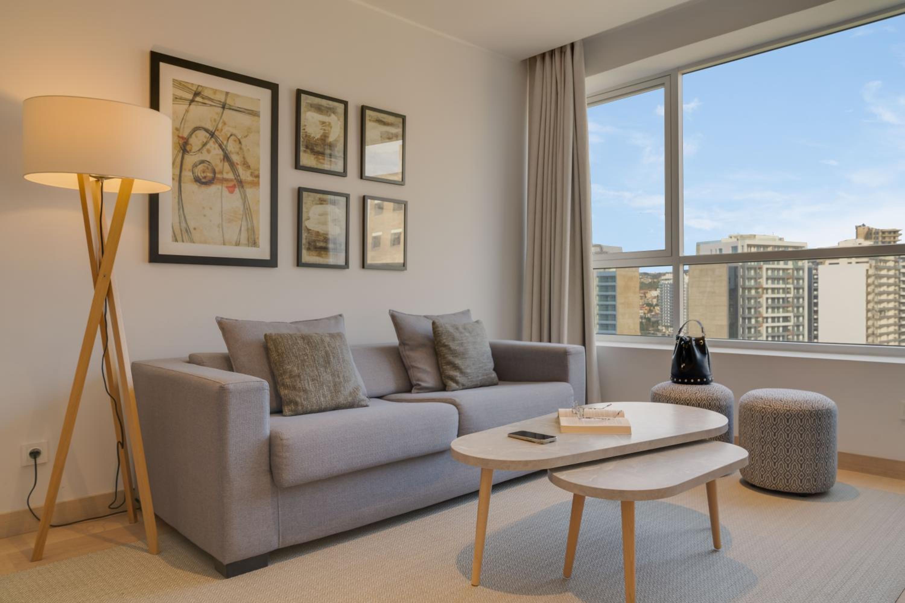 Suite - Photo 2