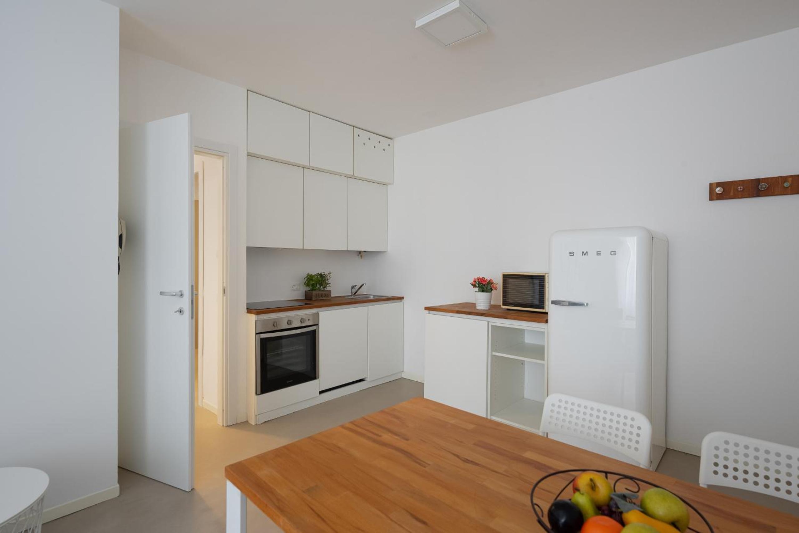Apartment photo 2