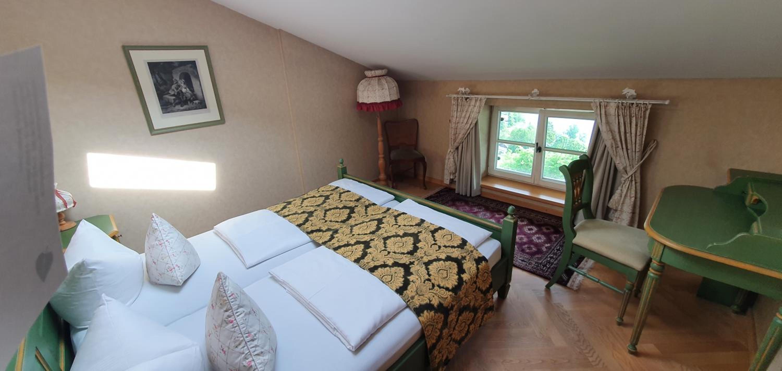 Suite with Lake View - Photo 2
