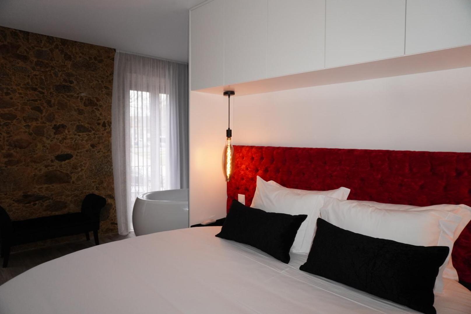 Deluxe Suite with Spa Bath photo 2