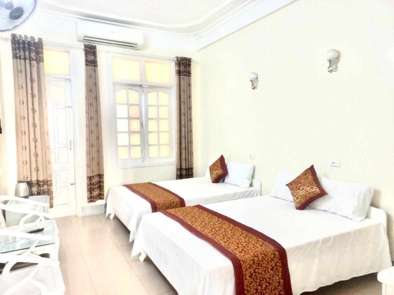 Standard King Room photo 3