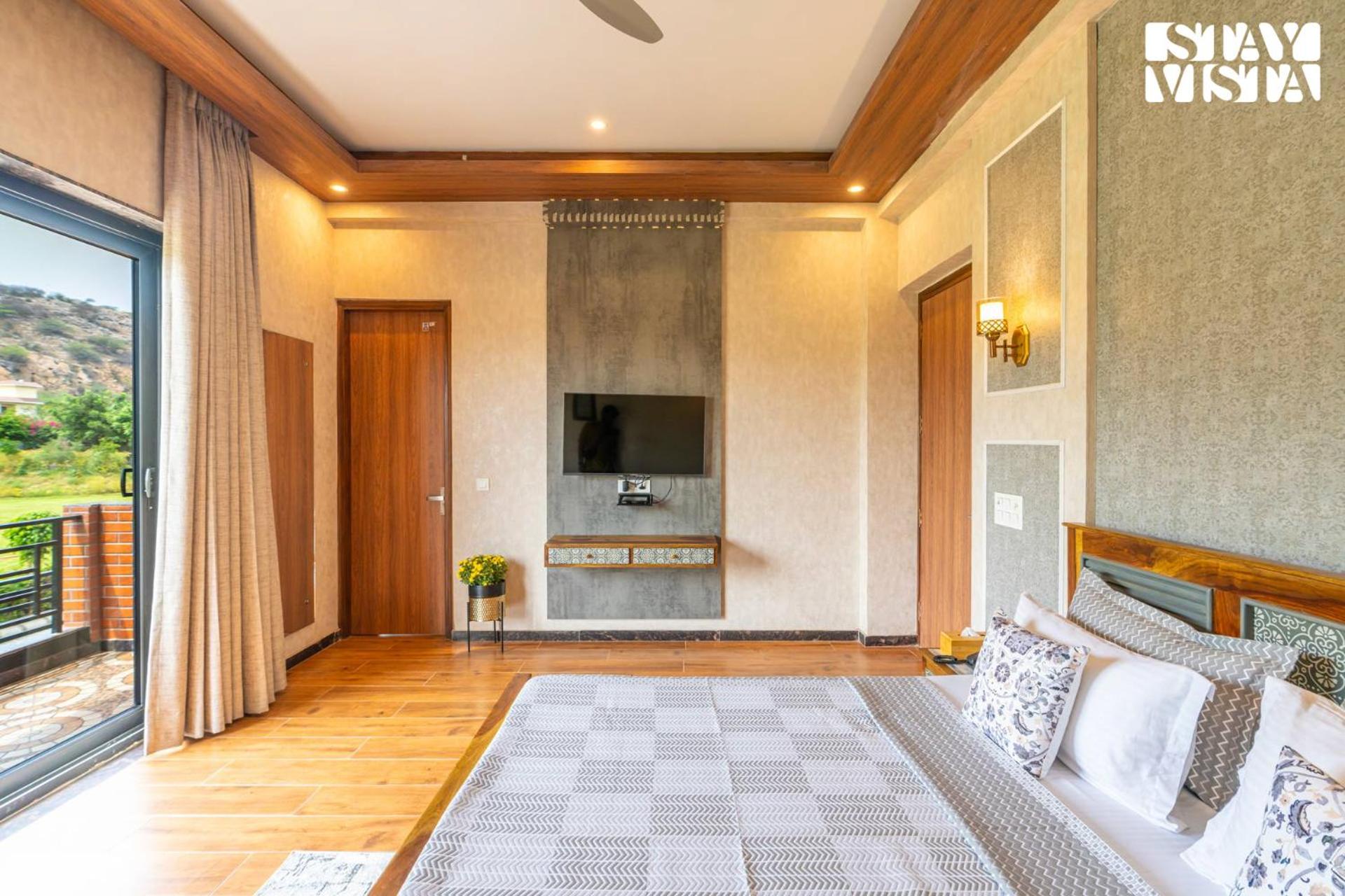 Villa photo 1