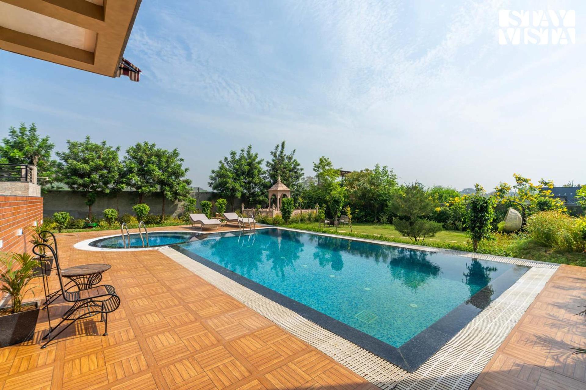 Villa photo 2
