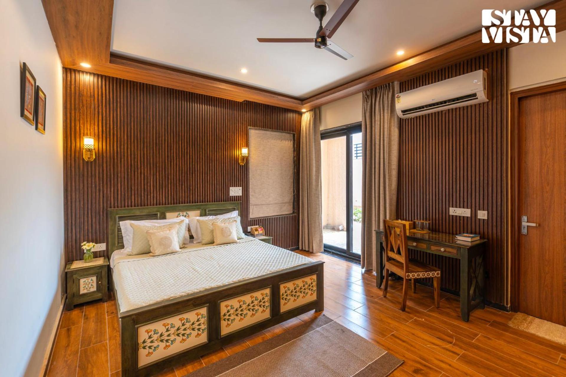 Villa photo 2