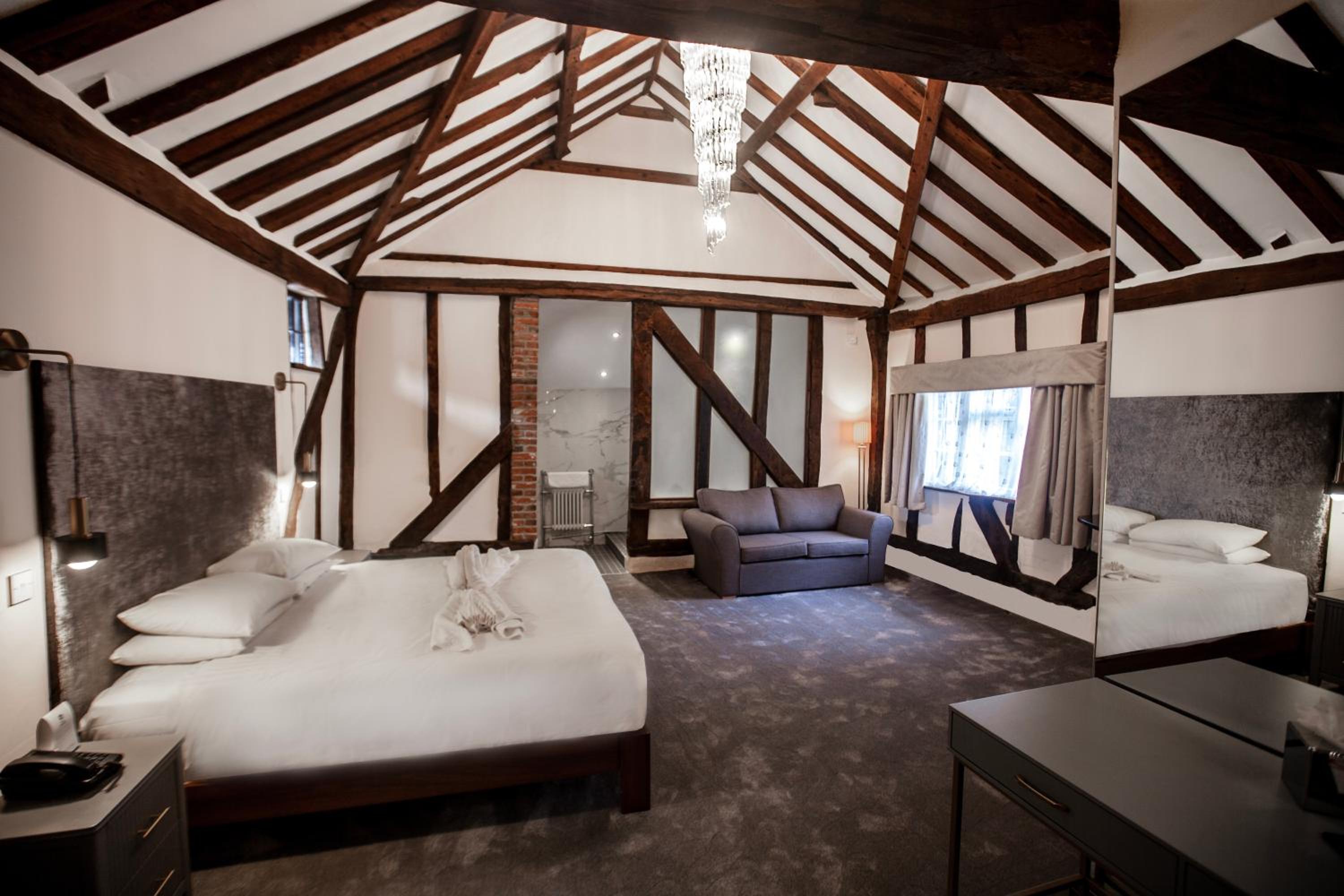 Suite with King Bed - Non-Smoking