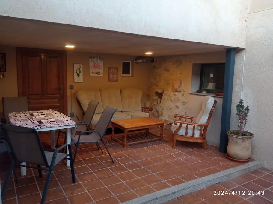 Three-Bedroom Apartment with Mountain View photo 3