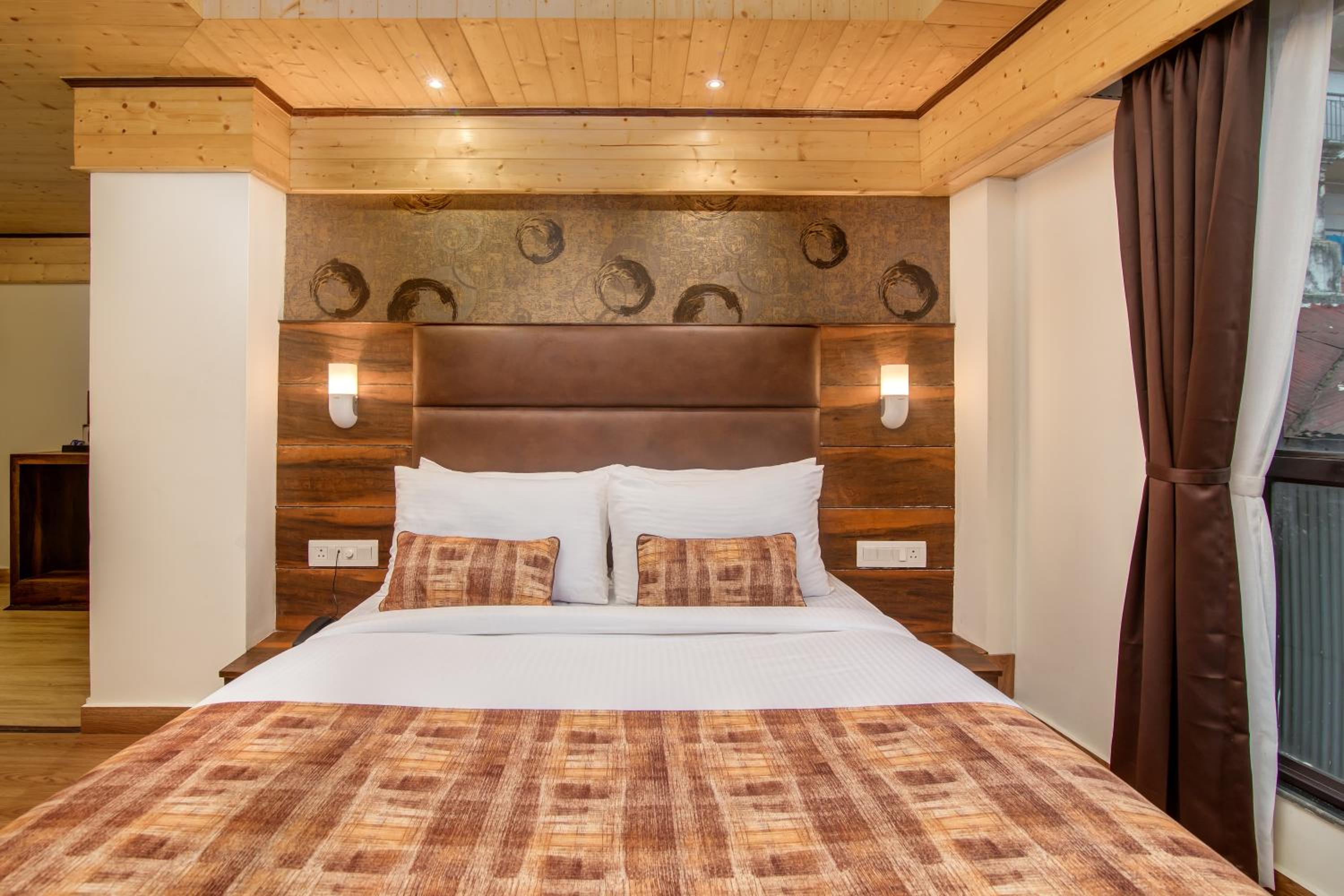 Deluxe Room - Photo 2