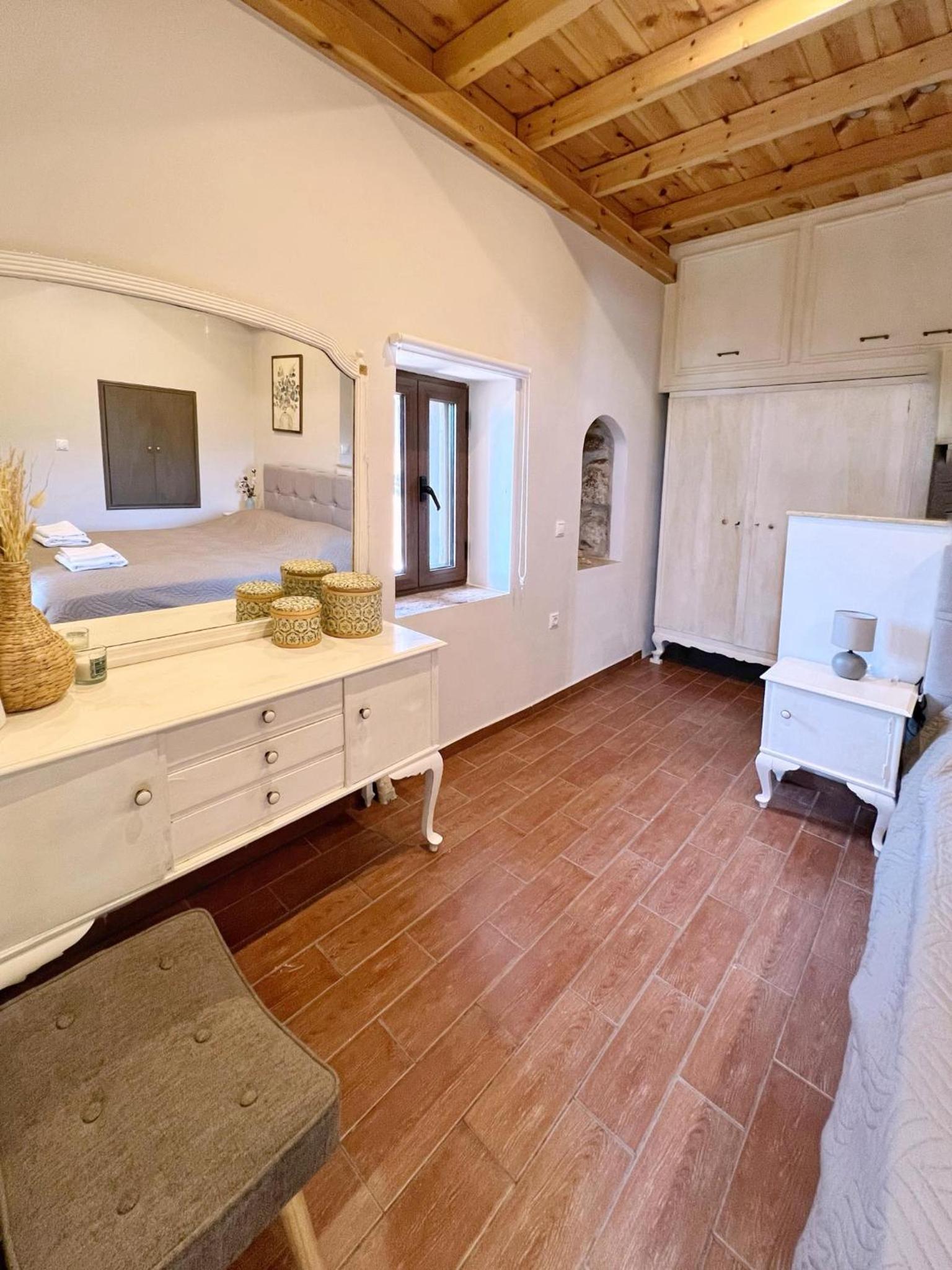 Two-Bedroom House photo 3