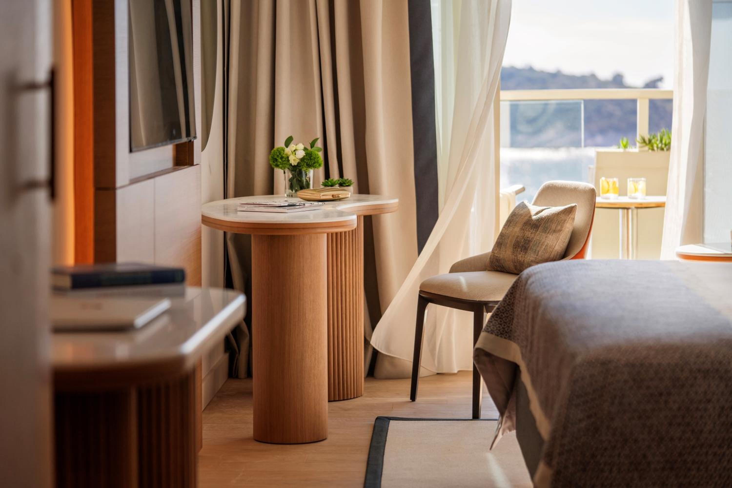 Deluxe Plus Room with Sea view and Balcony - Photo 3
