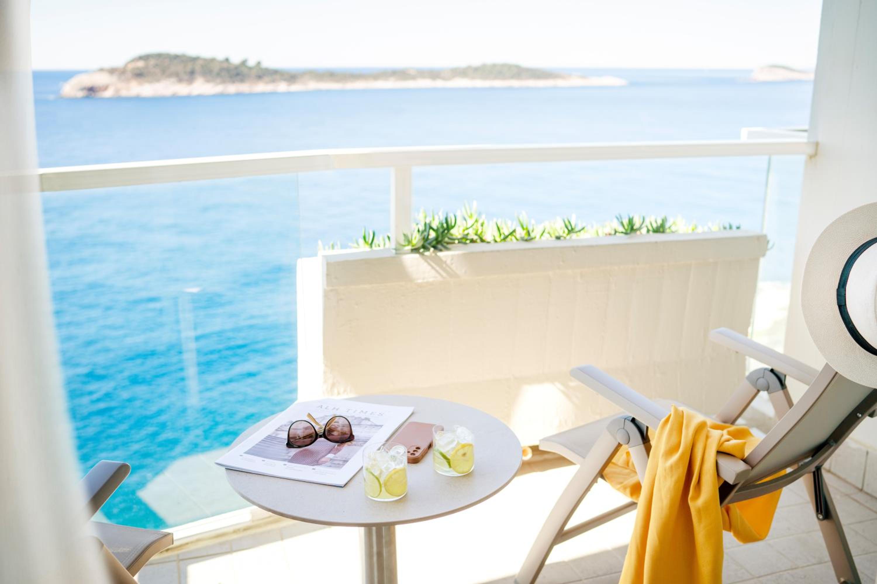Deluxe Plus Room with Sea view and Balcony - Photo 2