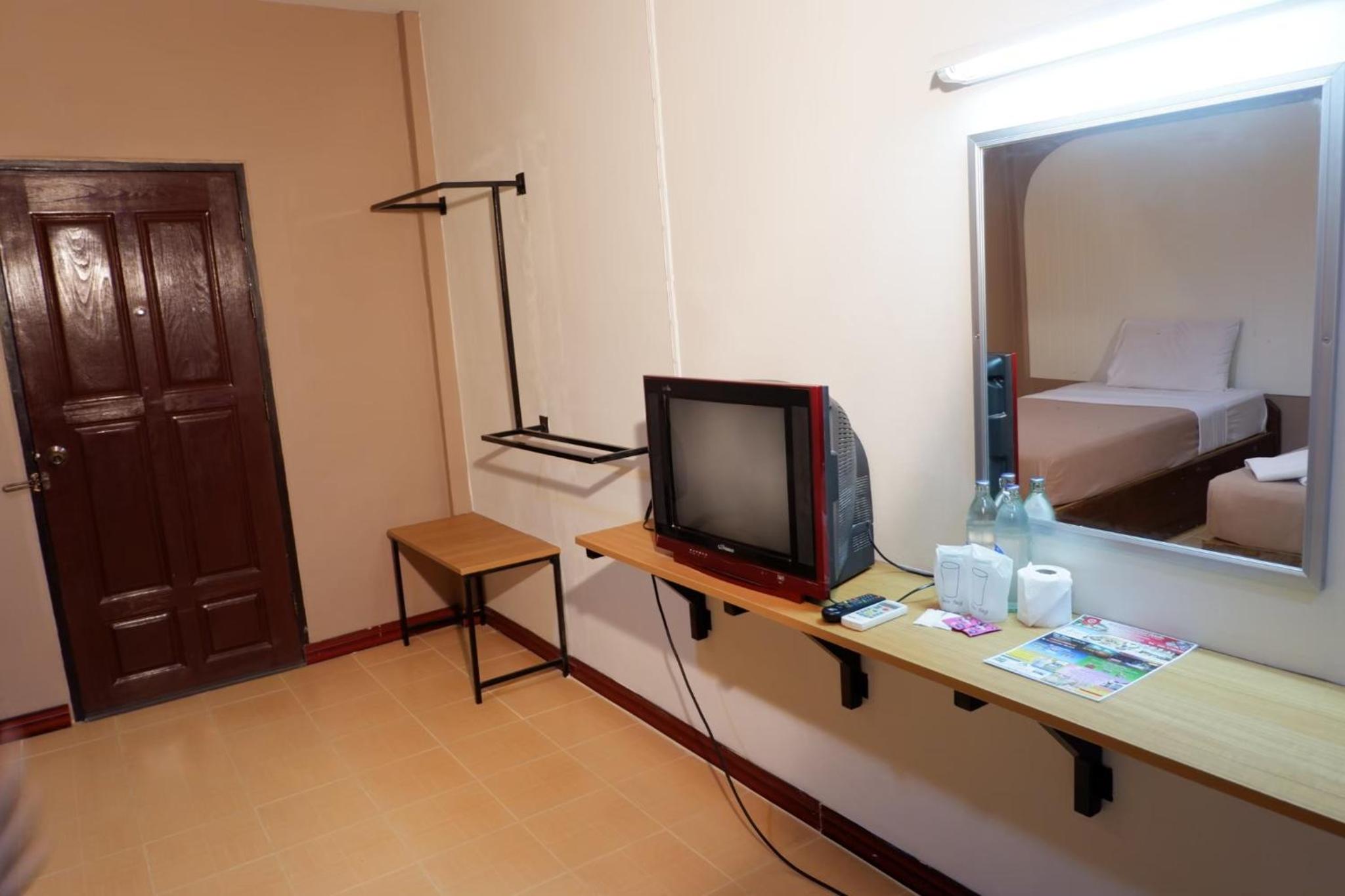 Standard Double Room - Photo 6