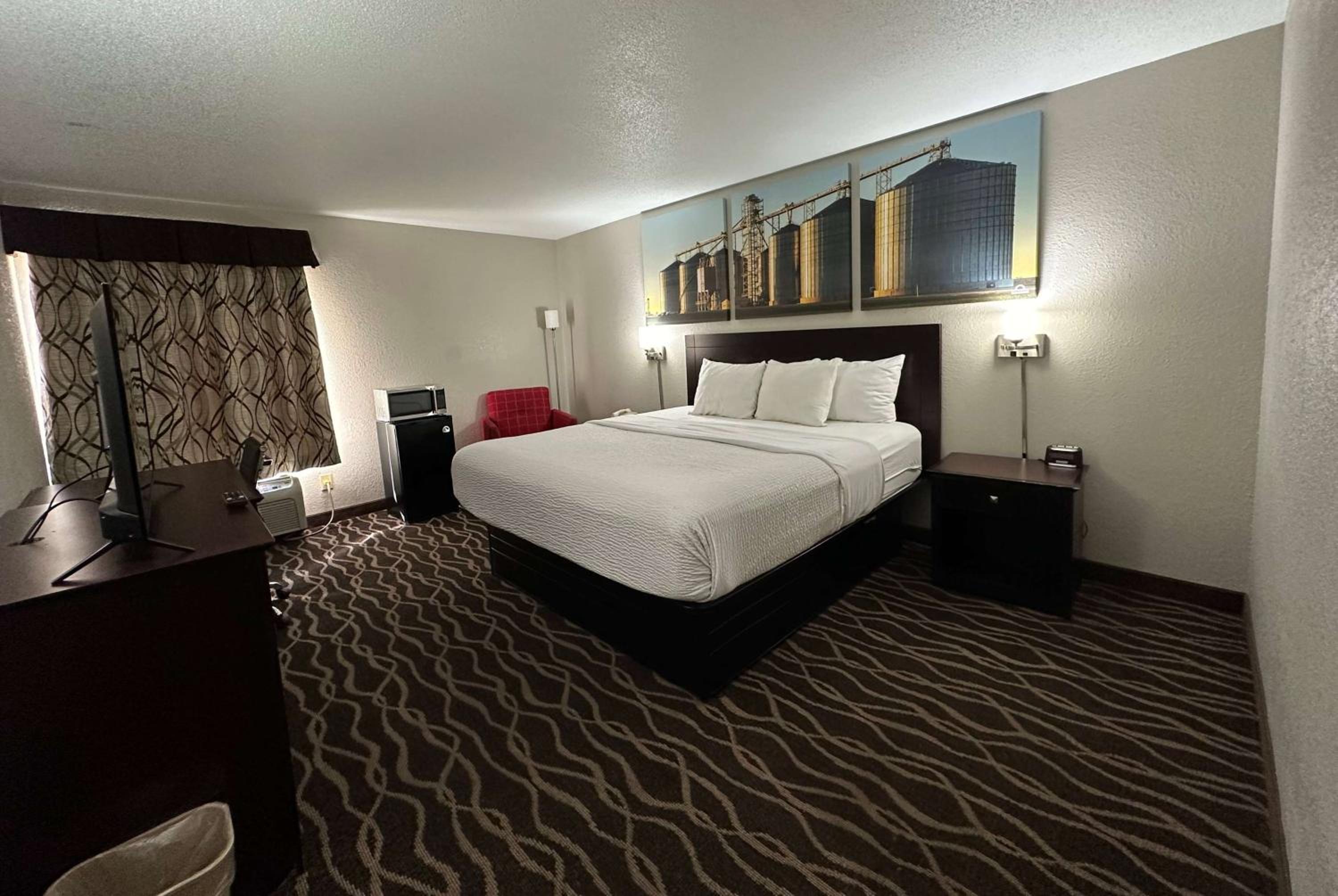 King Room - Non-Smoking photo 1