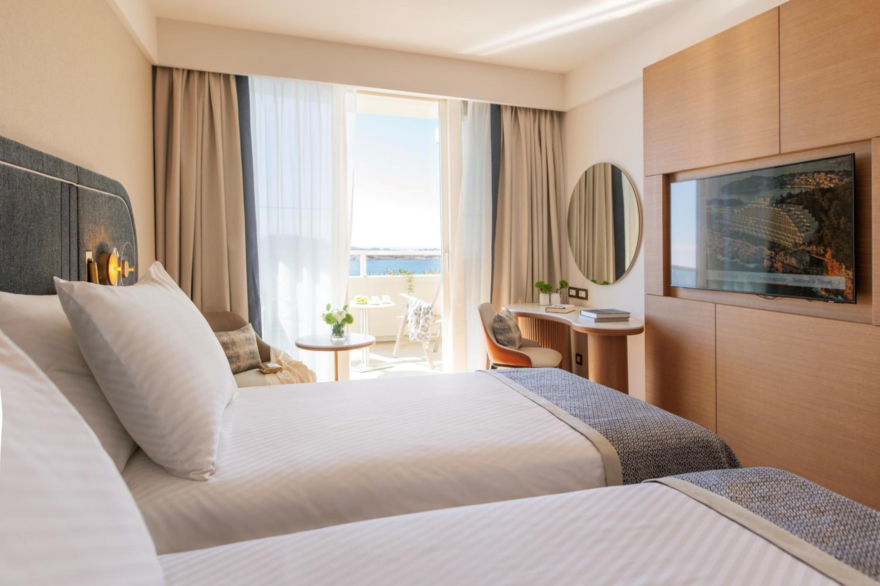 Superior Plus Room with Sea view and Balcony - Photo 1