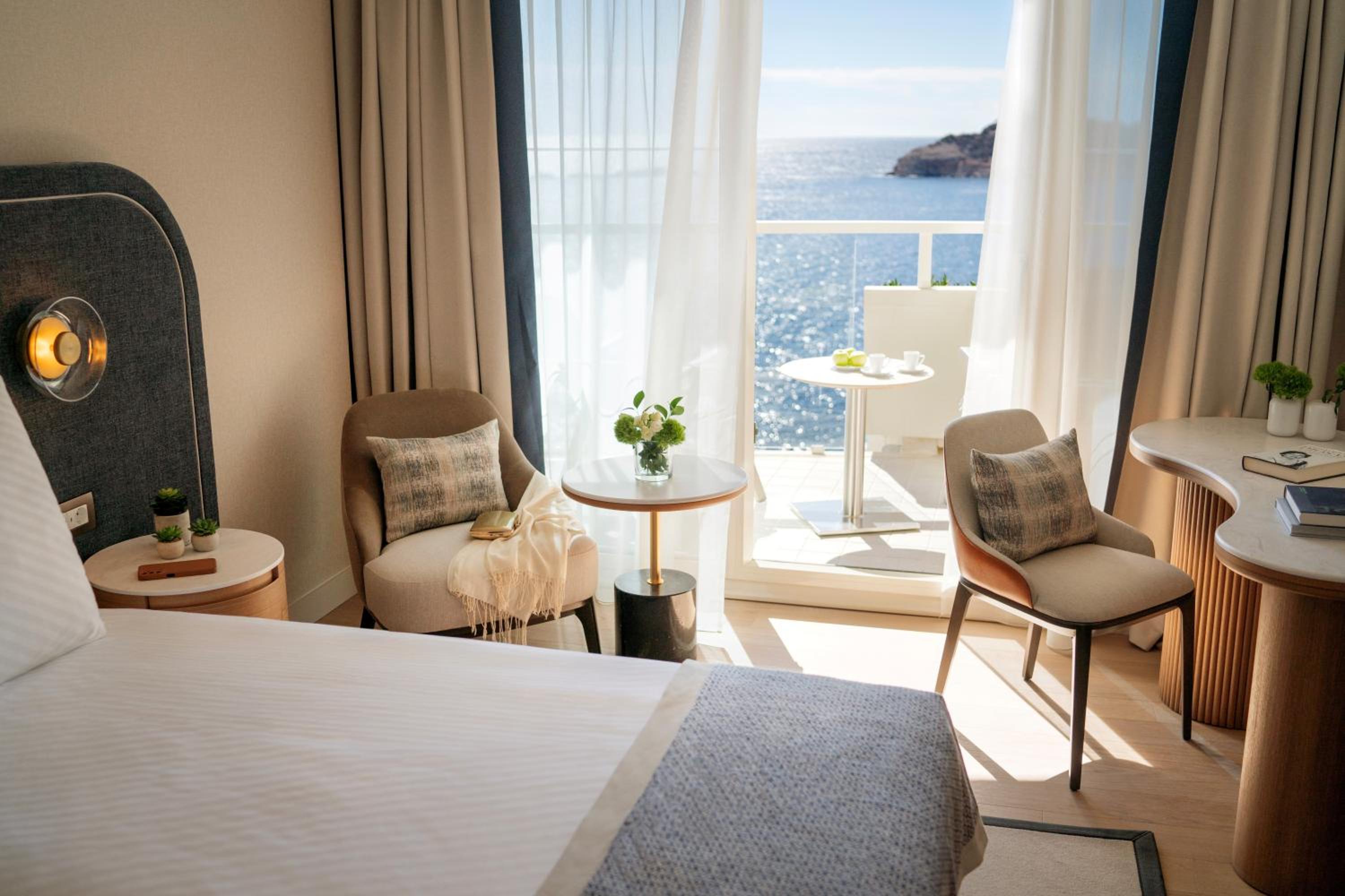 Superior Plus Room with Sea view and Balcony - Photo 3