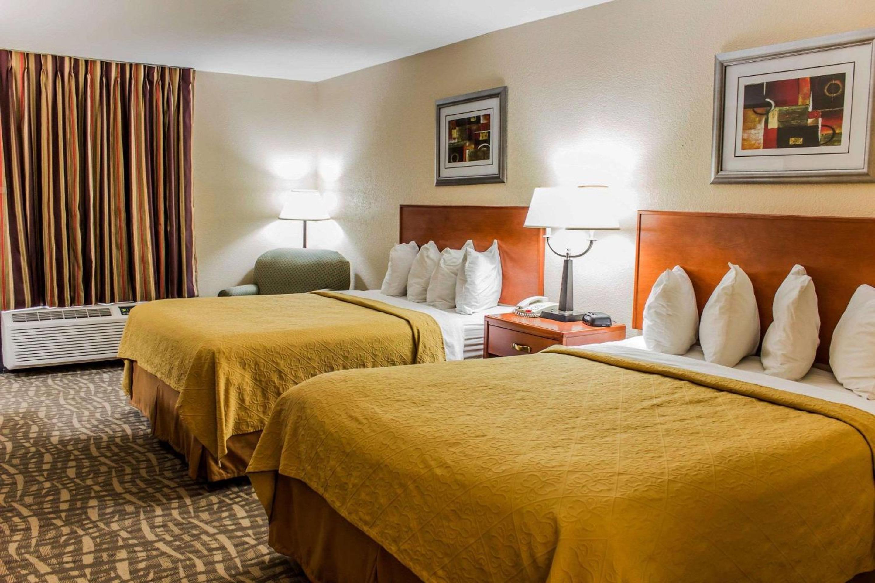 Quadruple Room with Two Queen Beds - Non Smoking