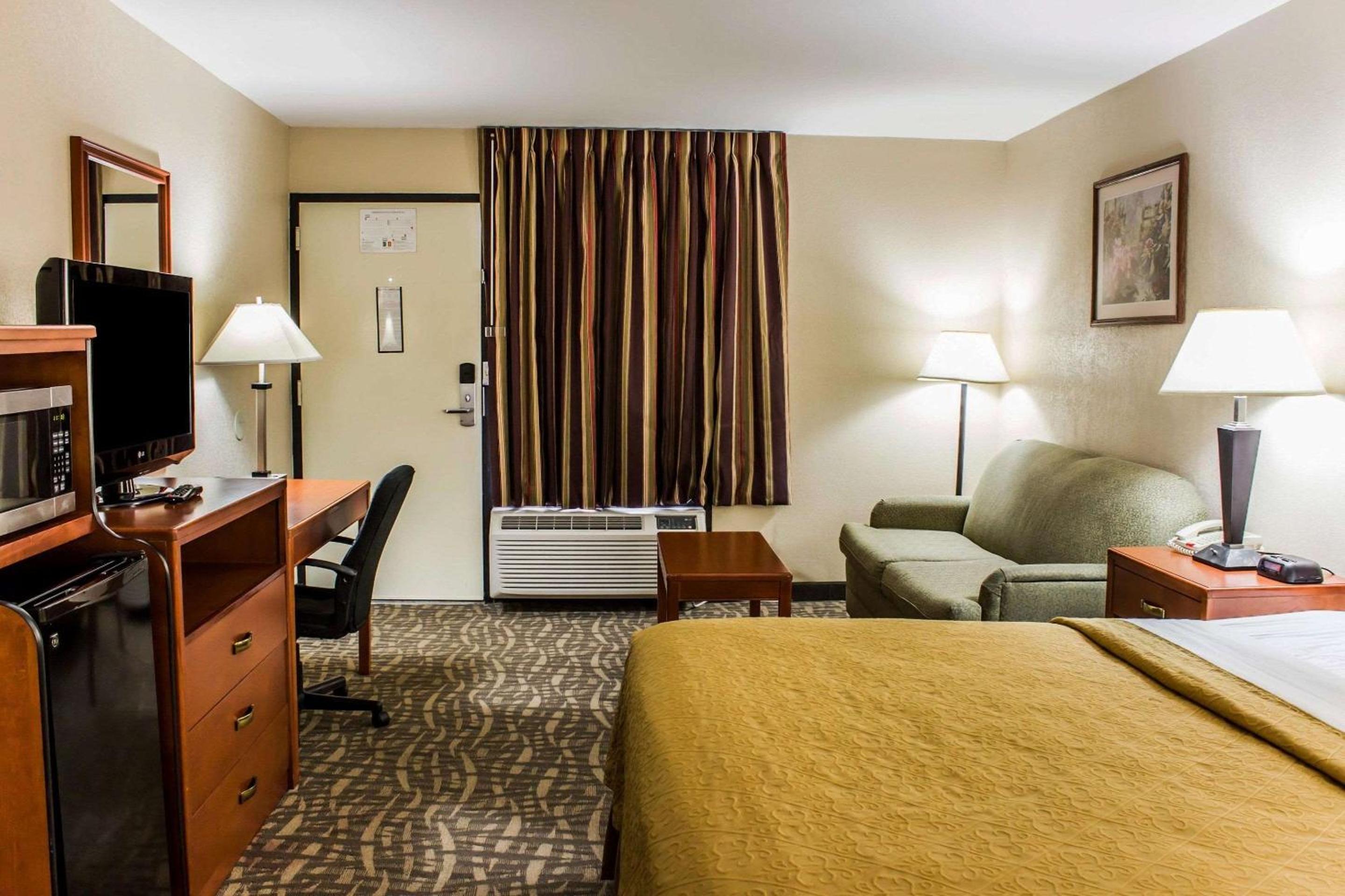 King Room - Non Smoking photo 2
