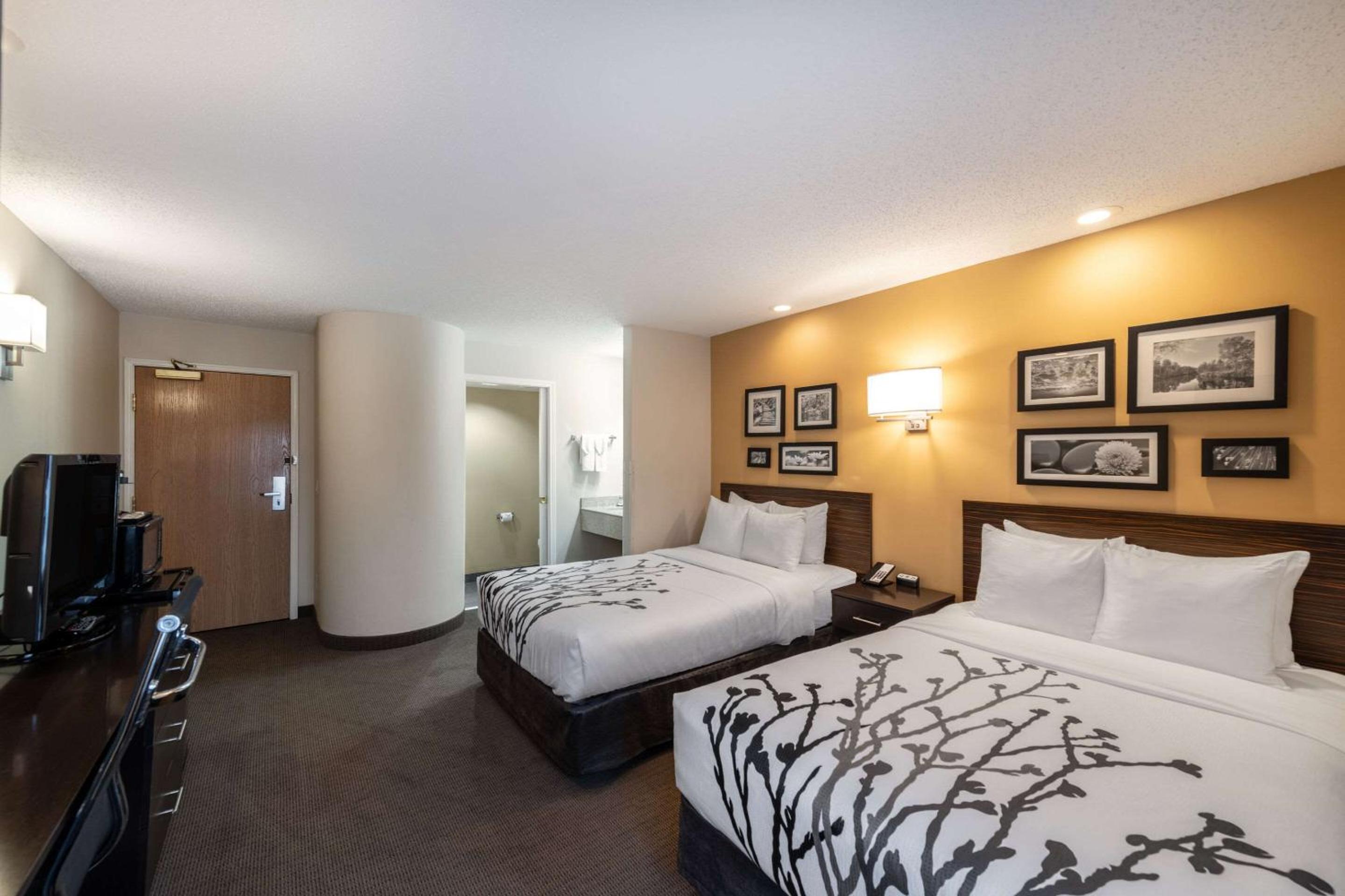 Double Room with Two Double Beds - Non-Smoking - Photo 4