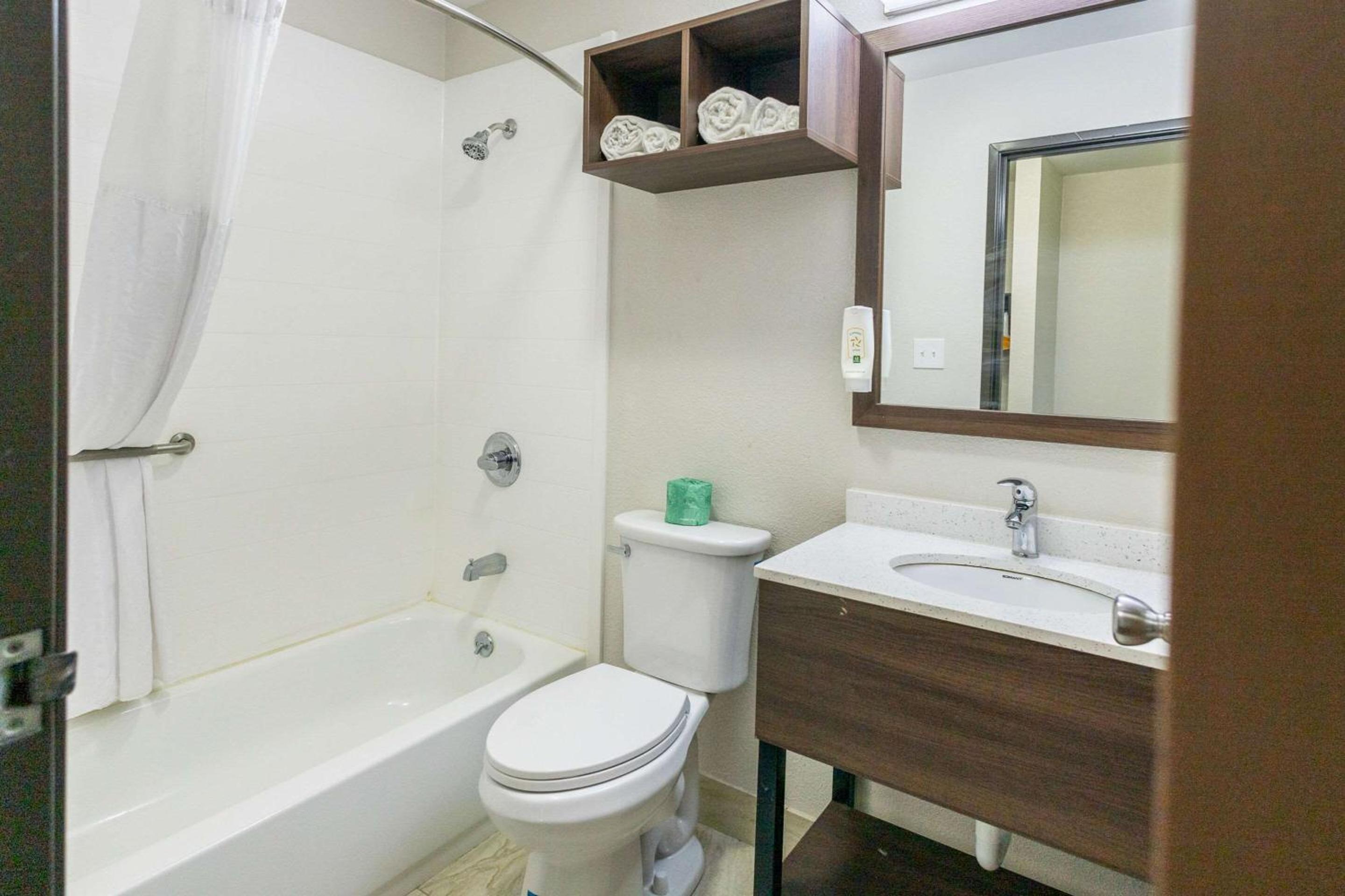 King Room - Non-Smoking - Photo 9