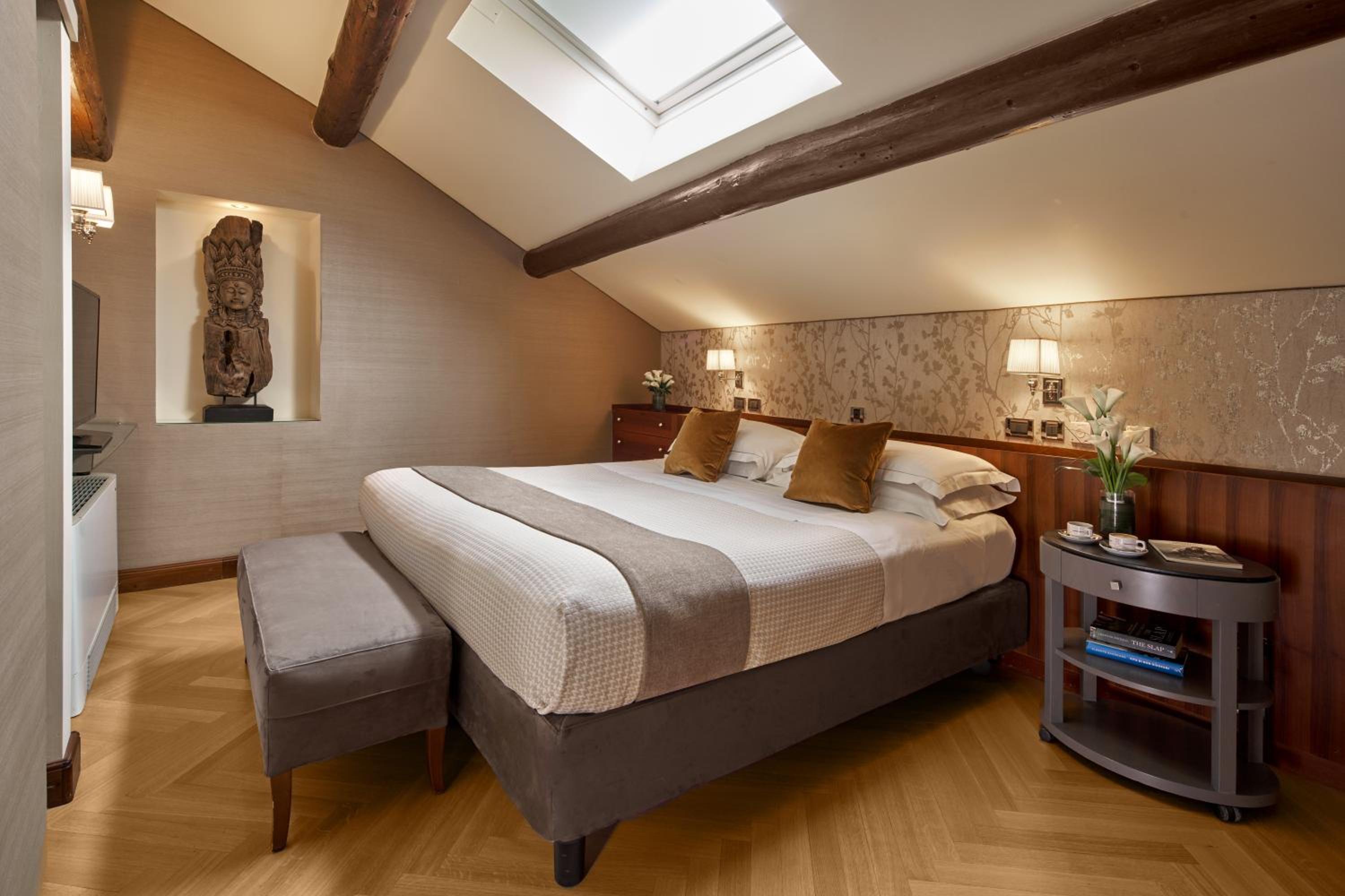 Suite - Photo 4