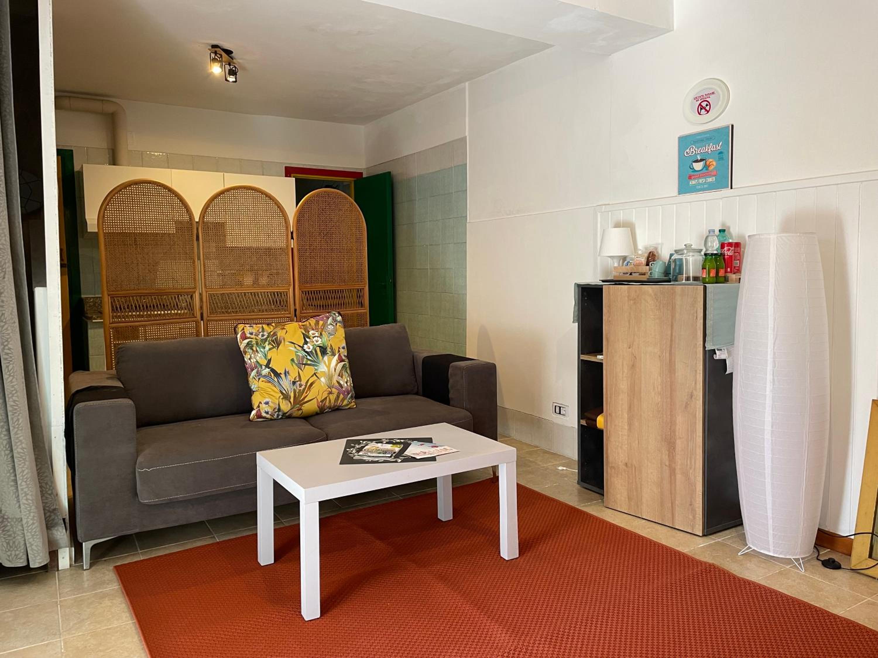 One-Bedroom Apartment photo 3