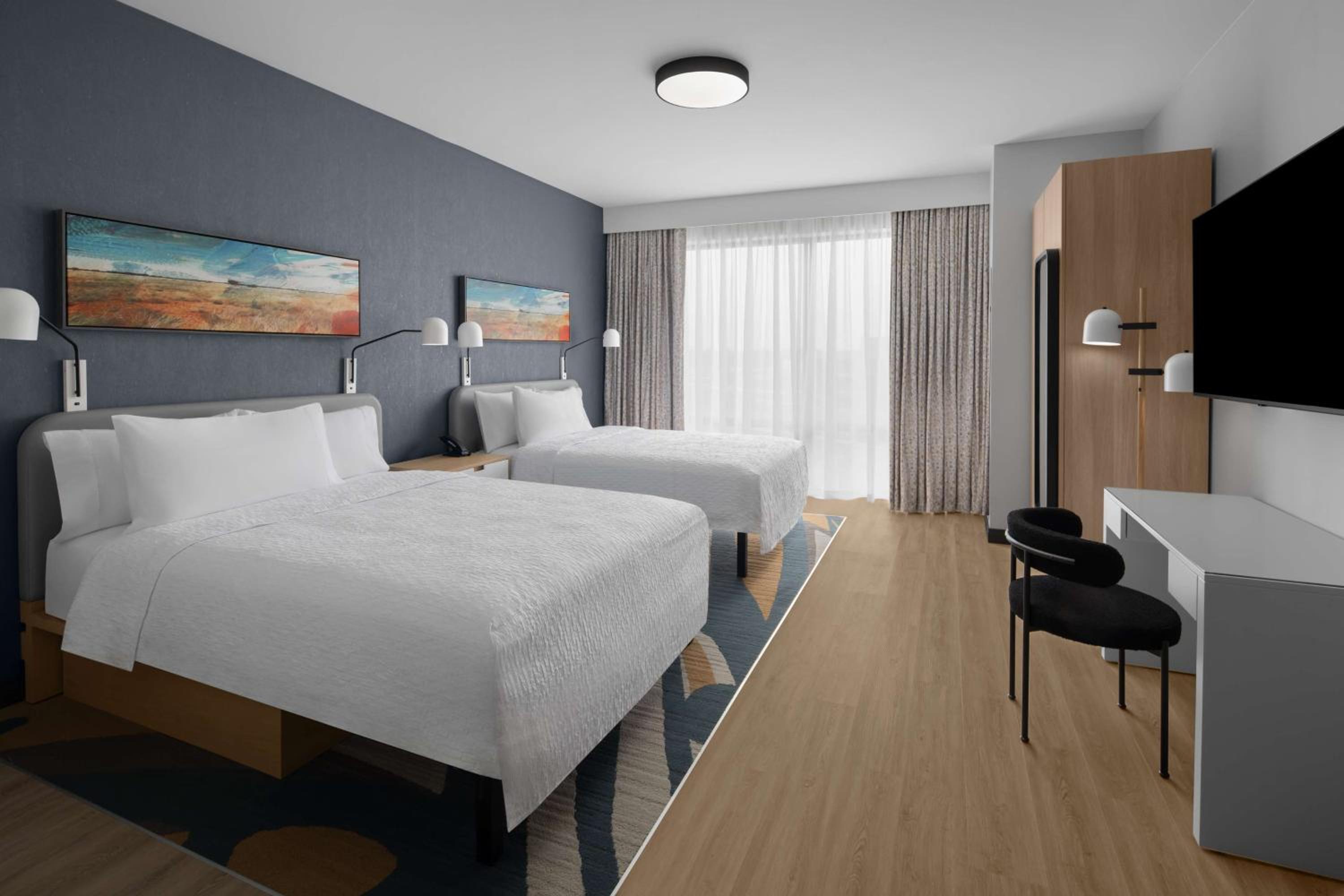 Efficiency Queen Suite with Two Queen Beds - Photo 2