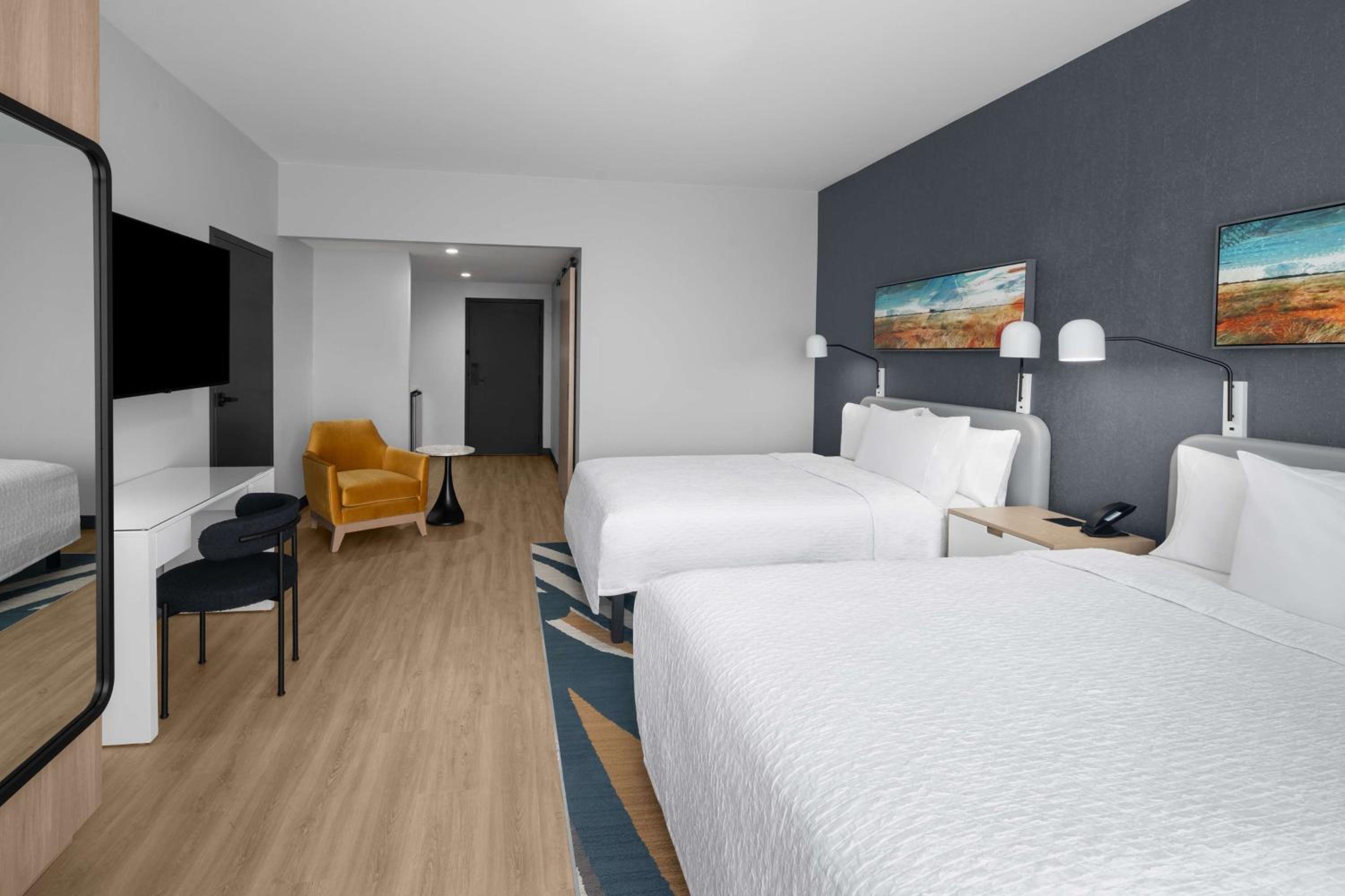 Efficiency Queen Suite with Two Queen Beds - Photo 3