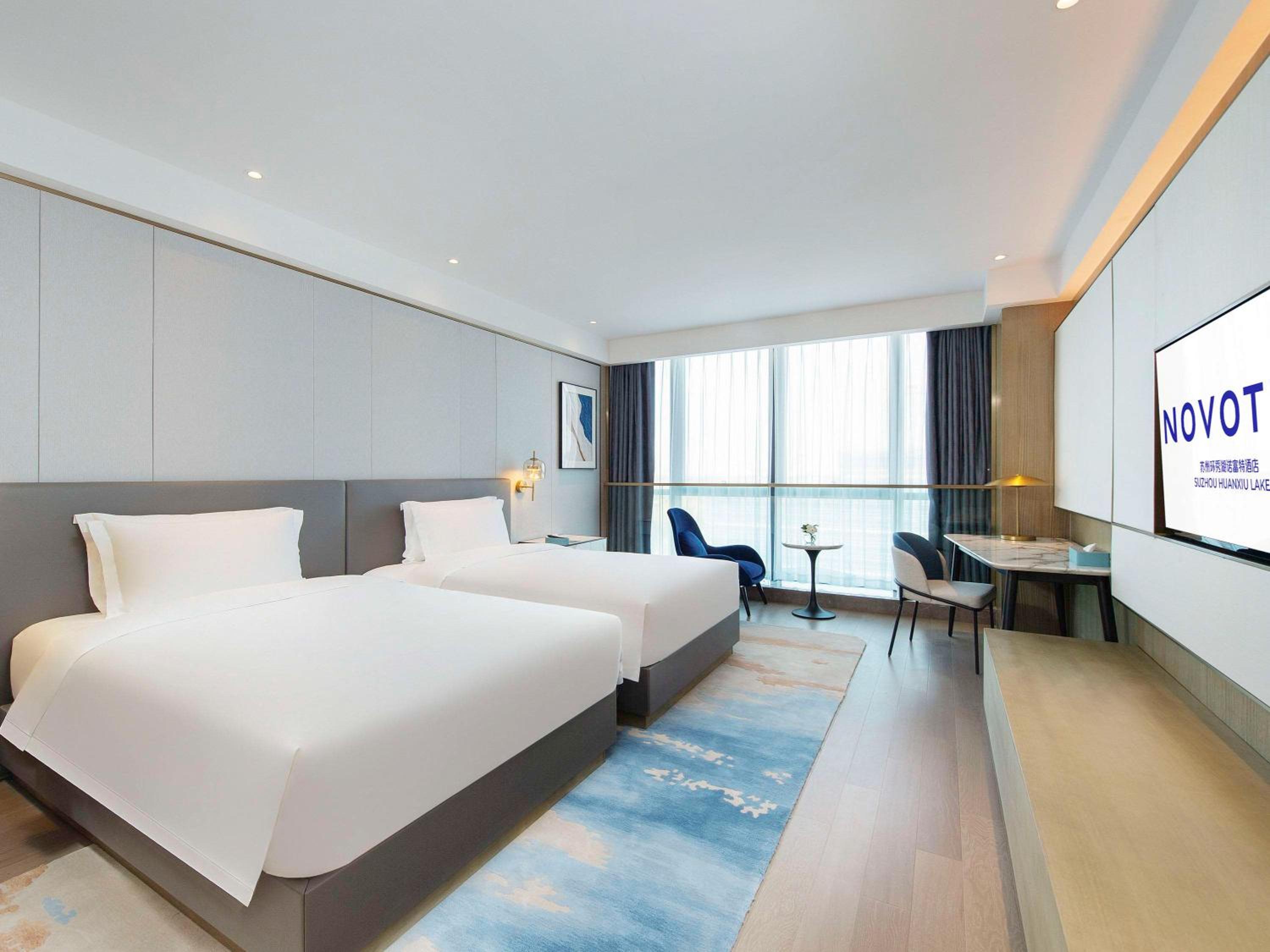 Deluxe Room Twin Beds