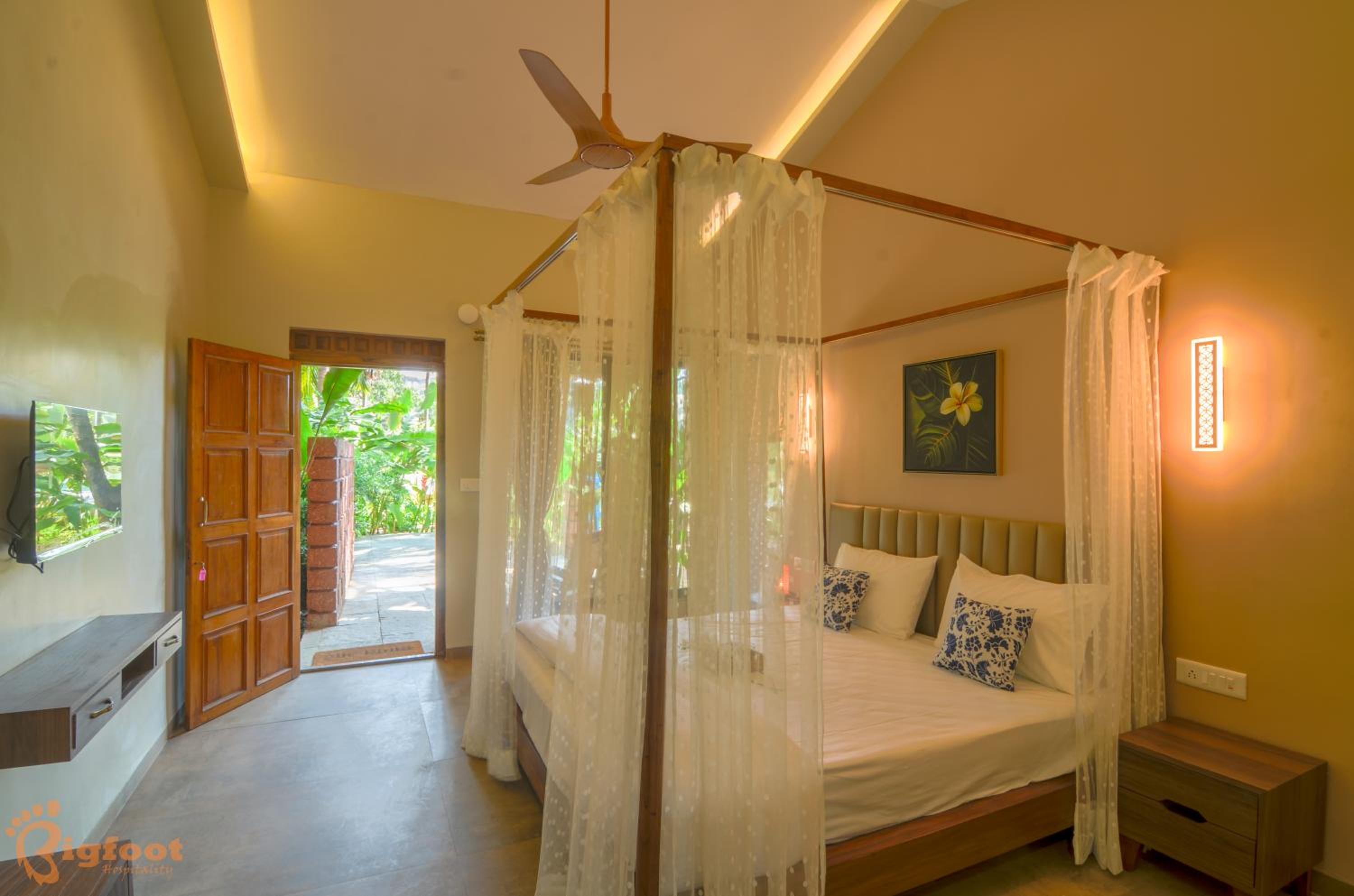Deluxe Room - Photo 5