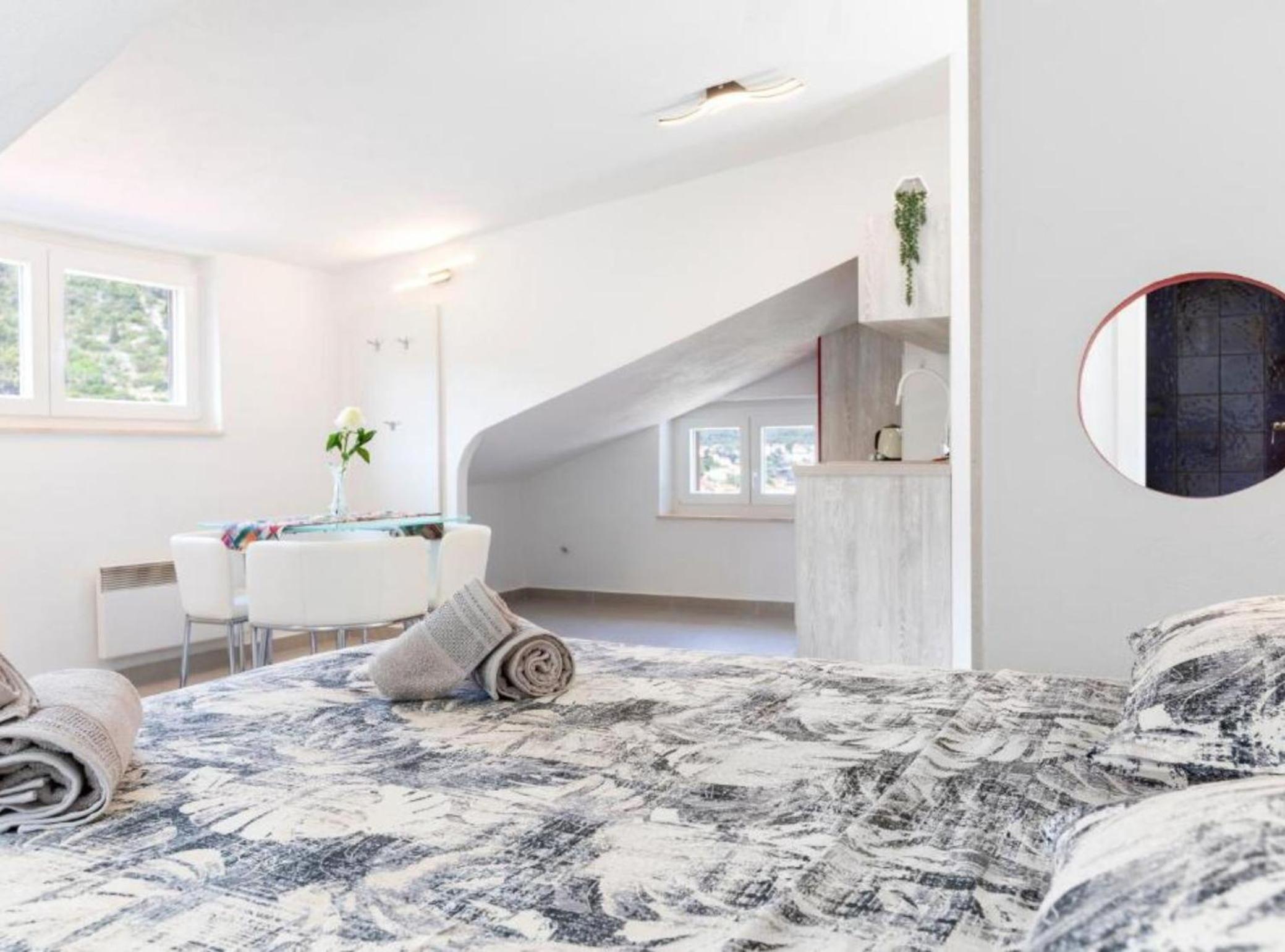 Four Bedroom Holiday Home 