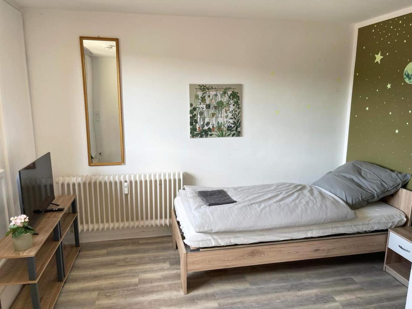 Three-Bedroom Apartment photo 2