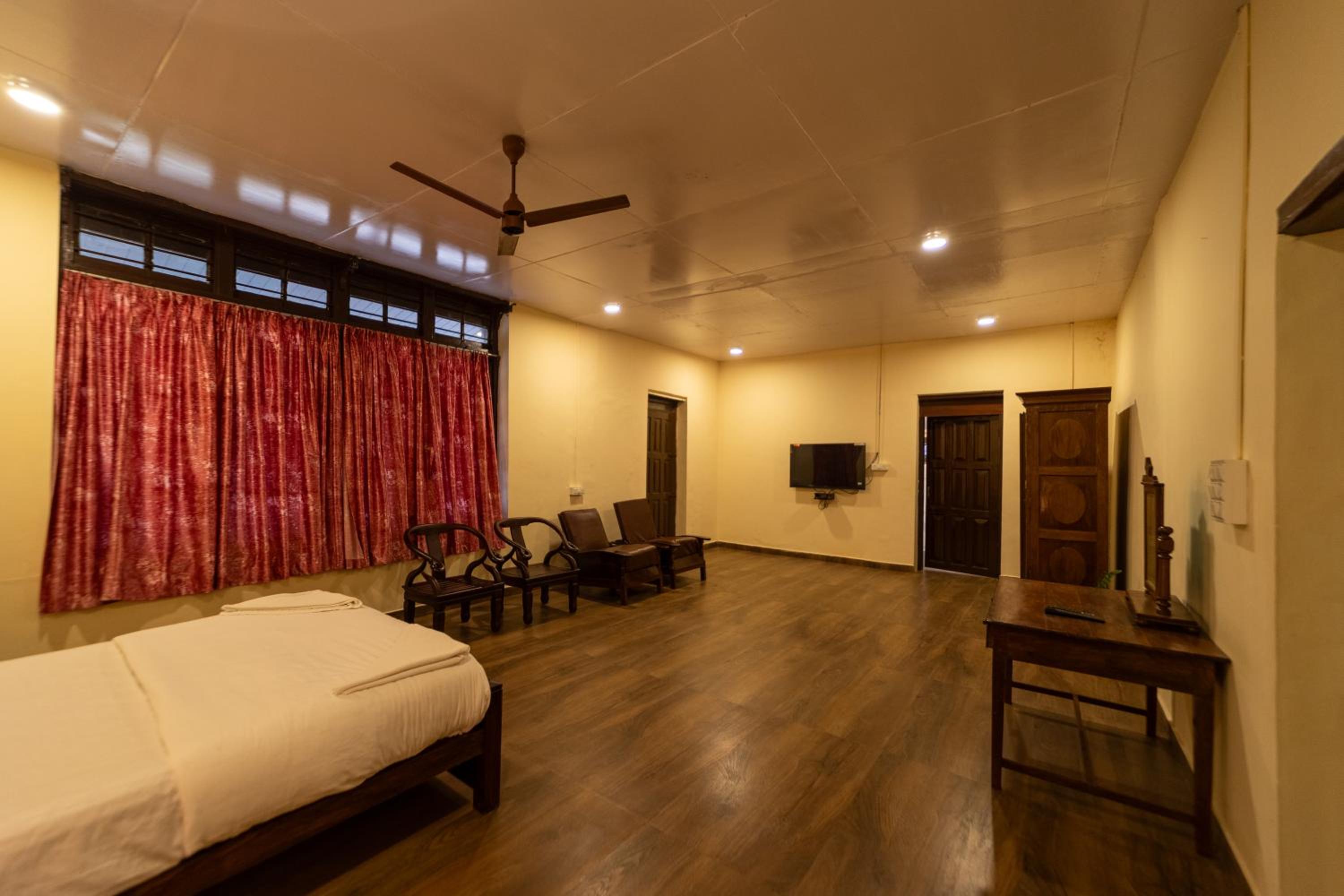 Queen Room with Garden View photo 3