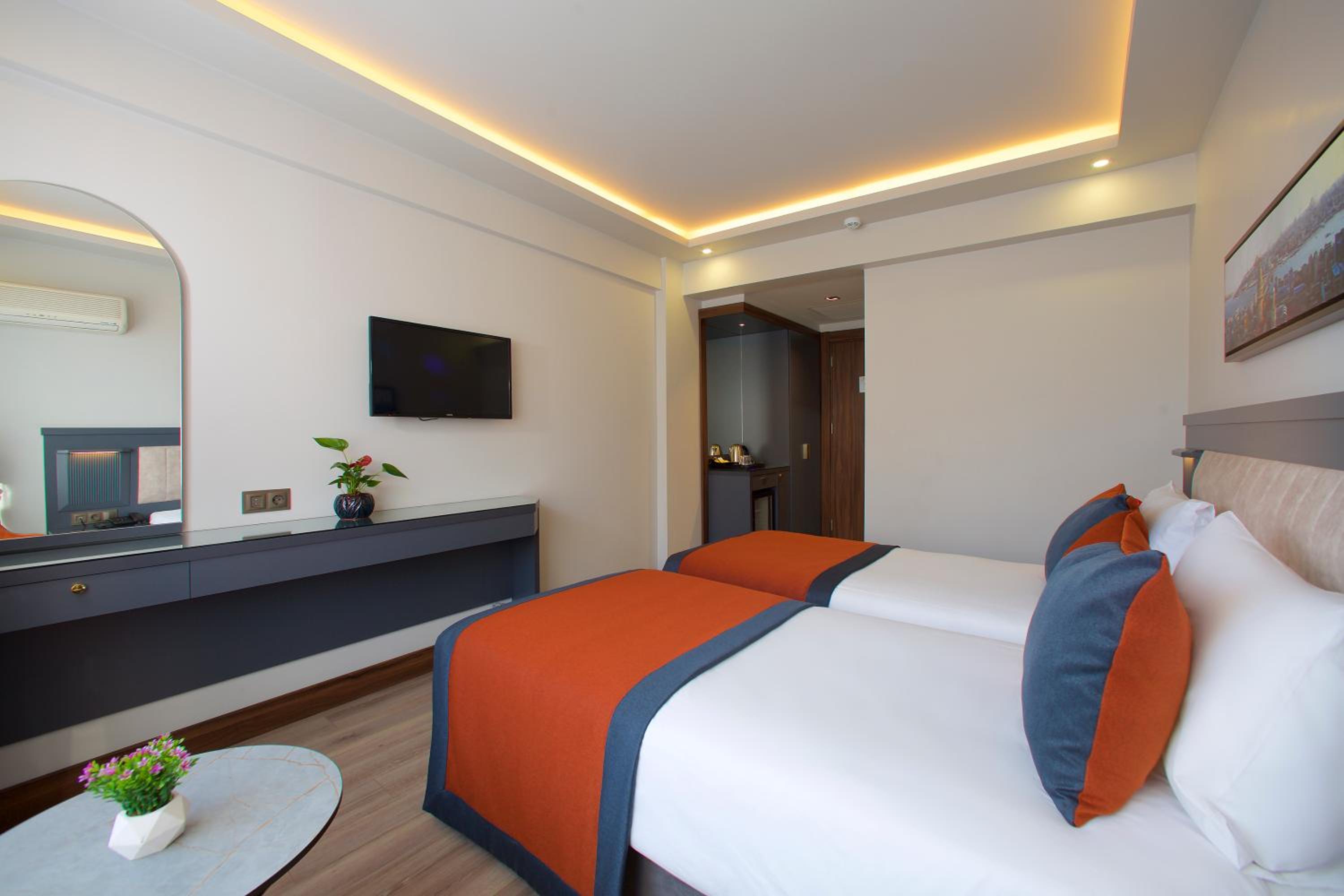 Budget Twin Room photo 2