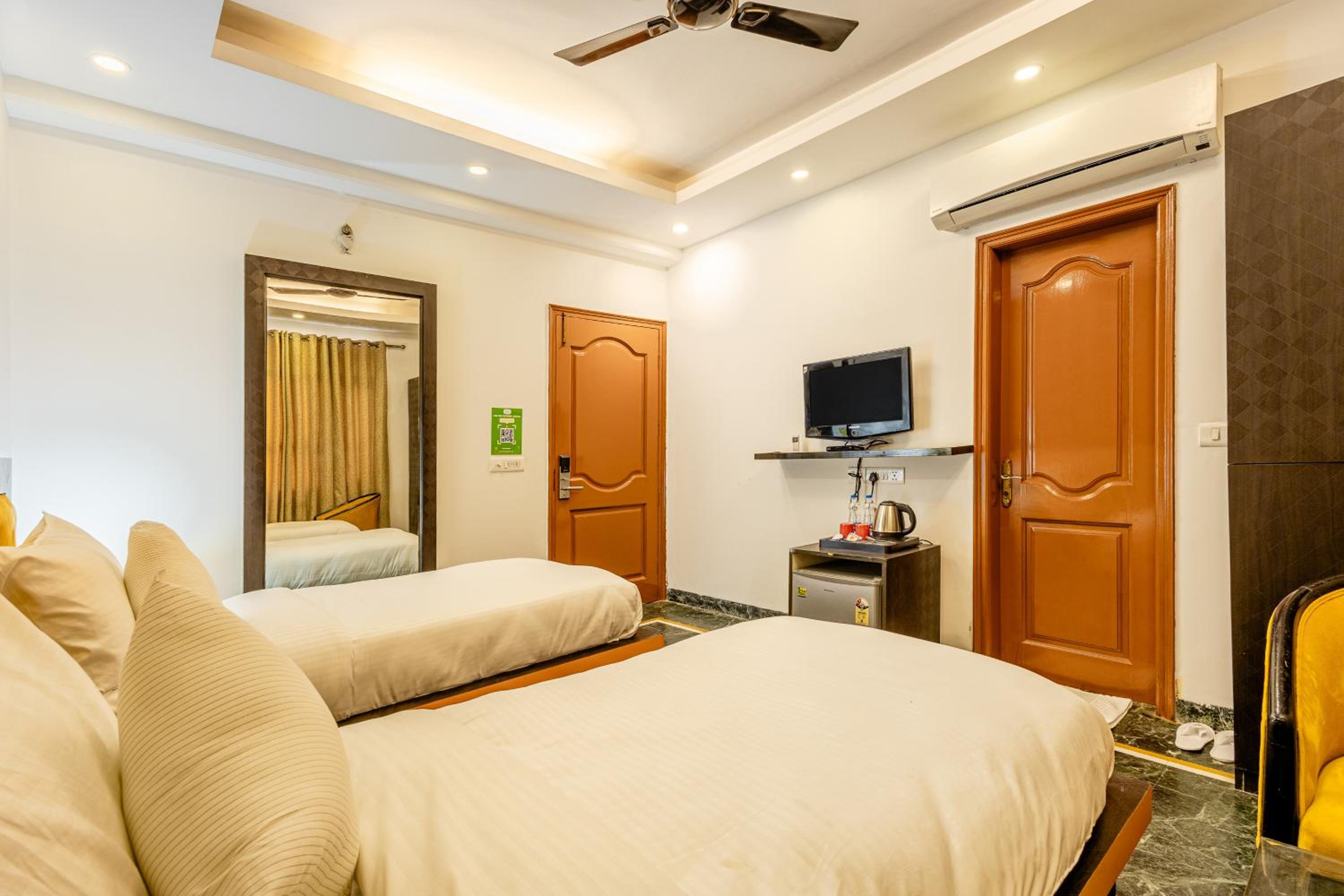 Superior Double or Twin Room - Photo 9