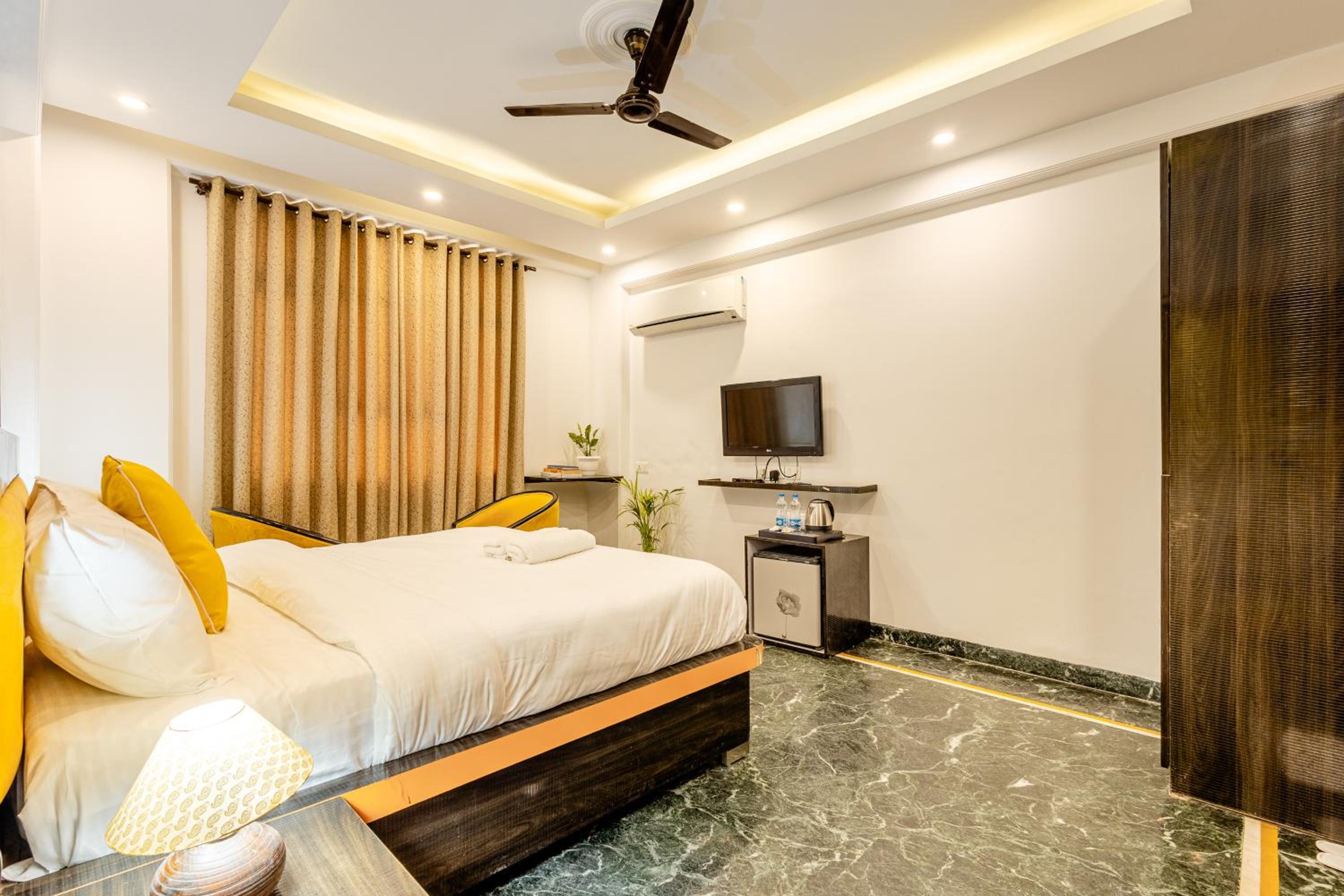 Superior King Room - Photo 15