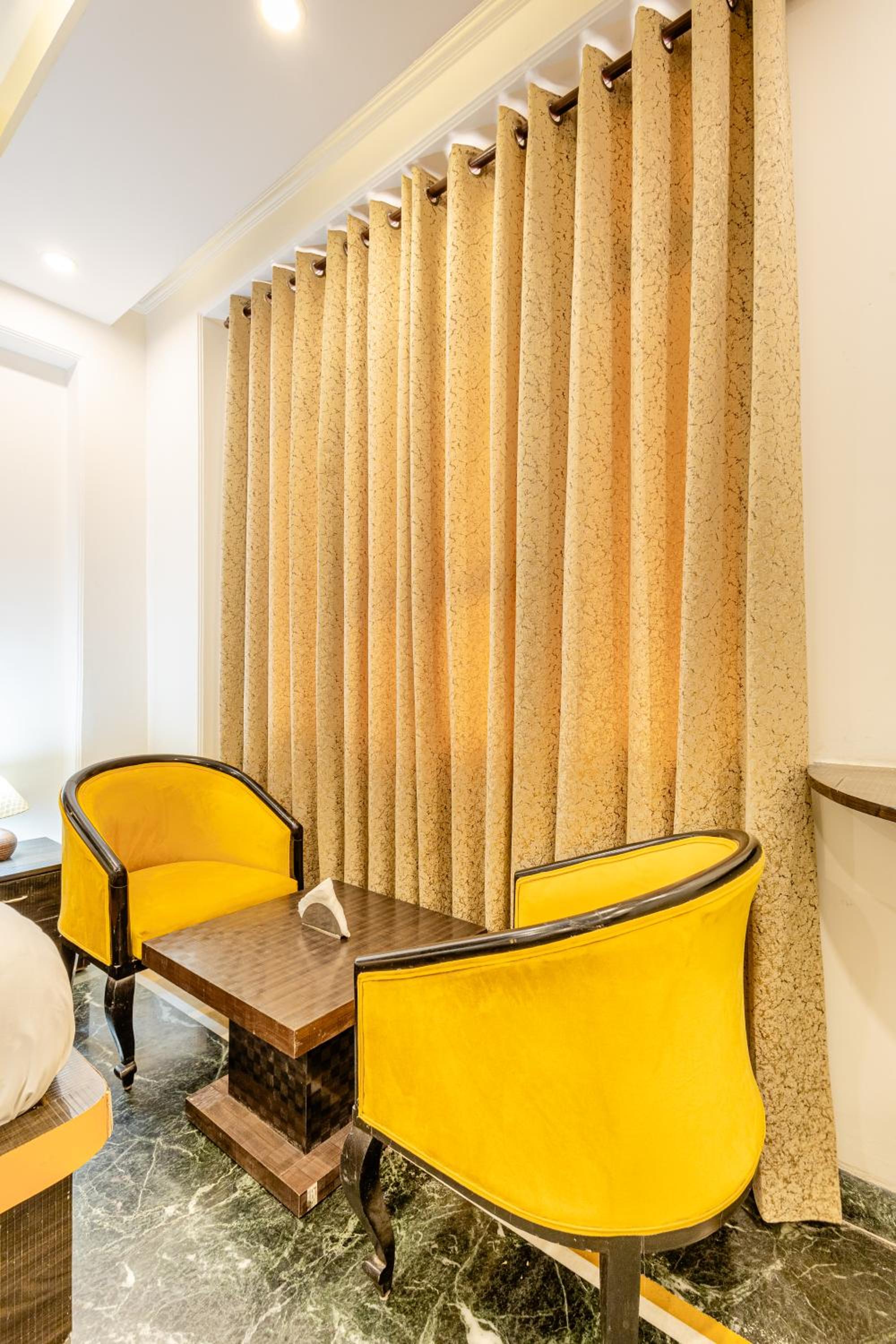 Superior King Room - Photo 8