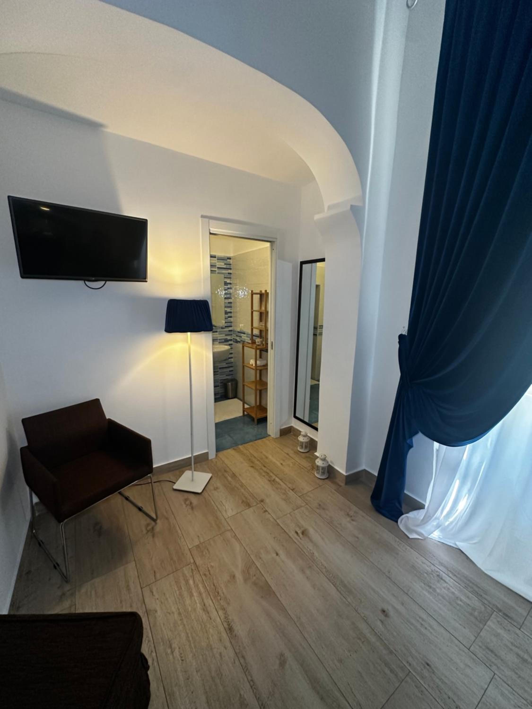 Double Room with Private Bathroom - Photo 6